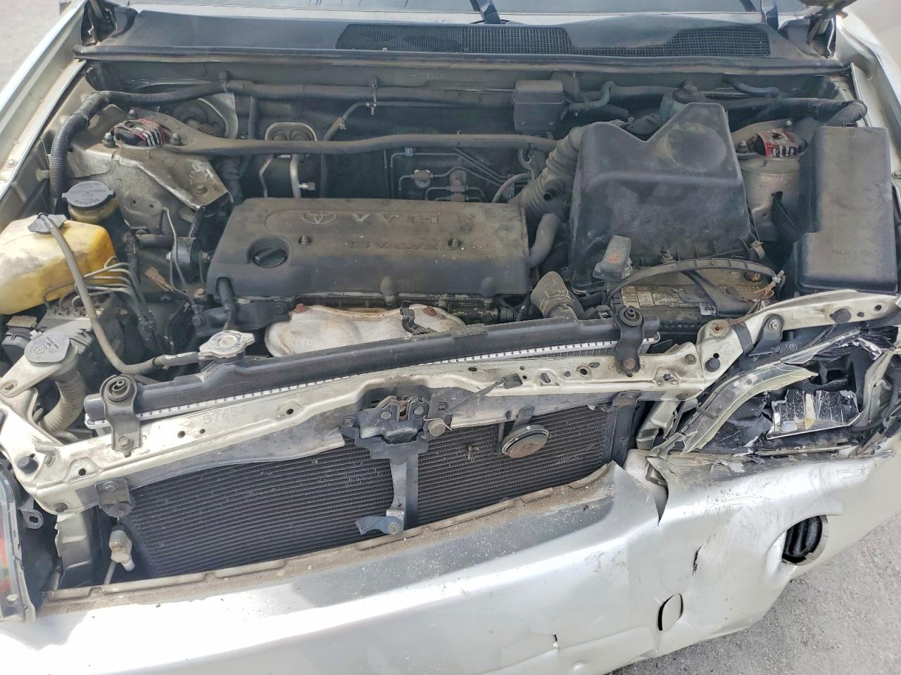 2004 Toyota Highlander Base Silver vin: JTEGD21A140077385