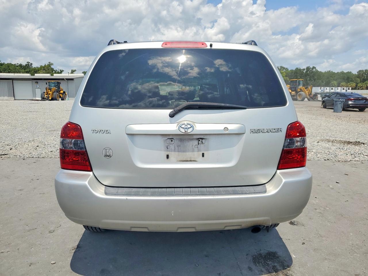 2005 Toyota Highlander Base Белый vin: JTEGD21A150109835