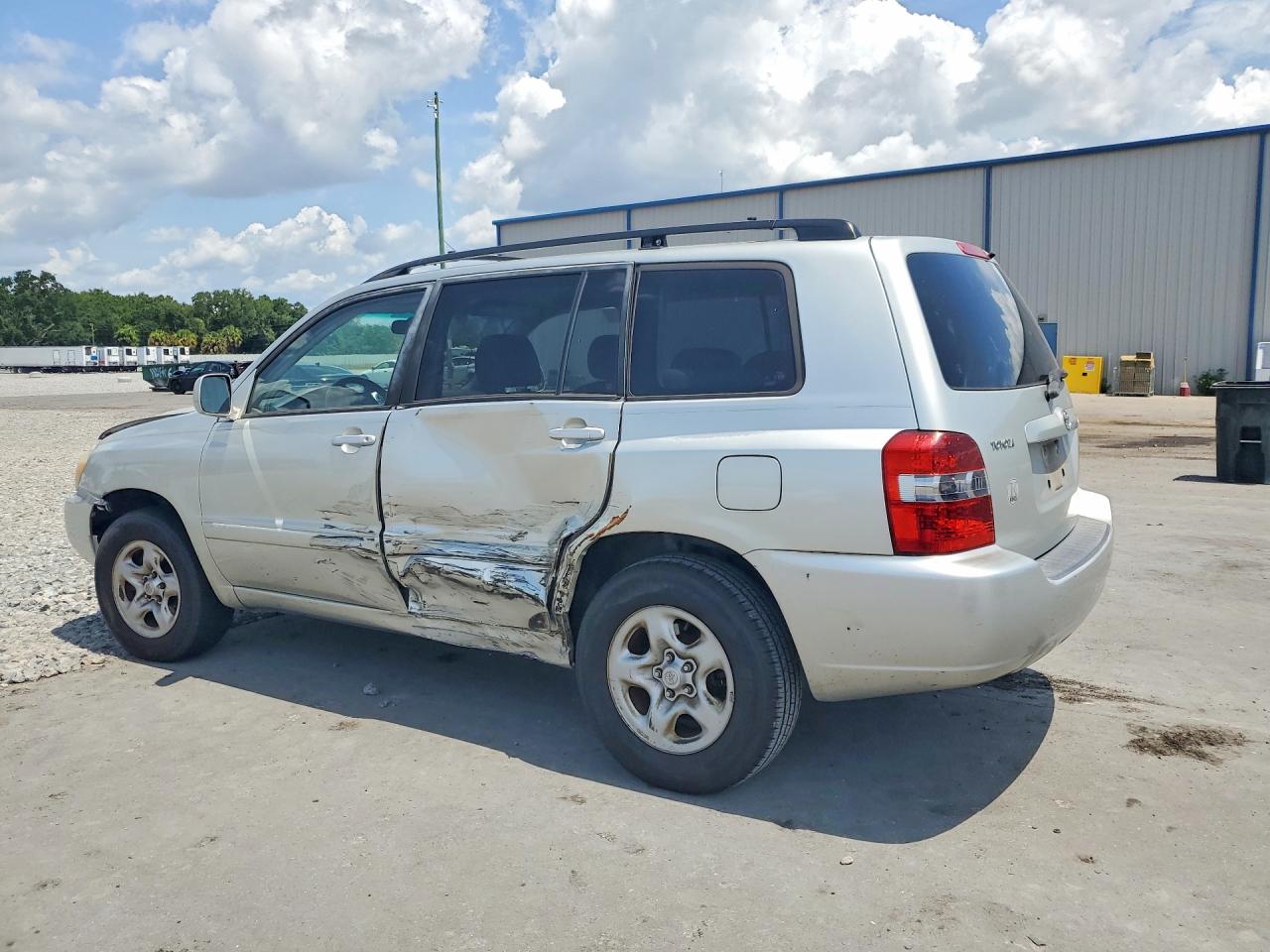 2005 Toyota Highlander Base Белый vin: JTEGD21A150109835