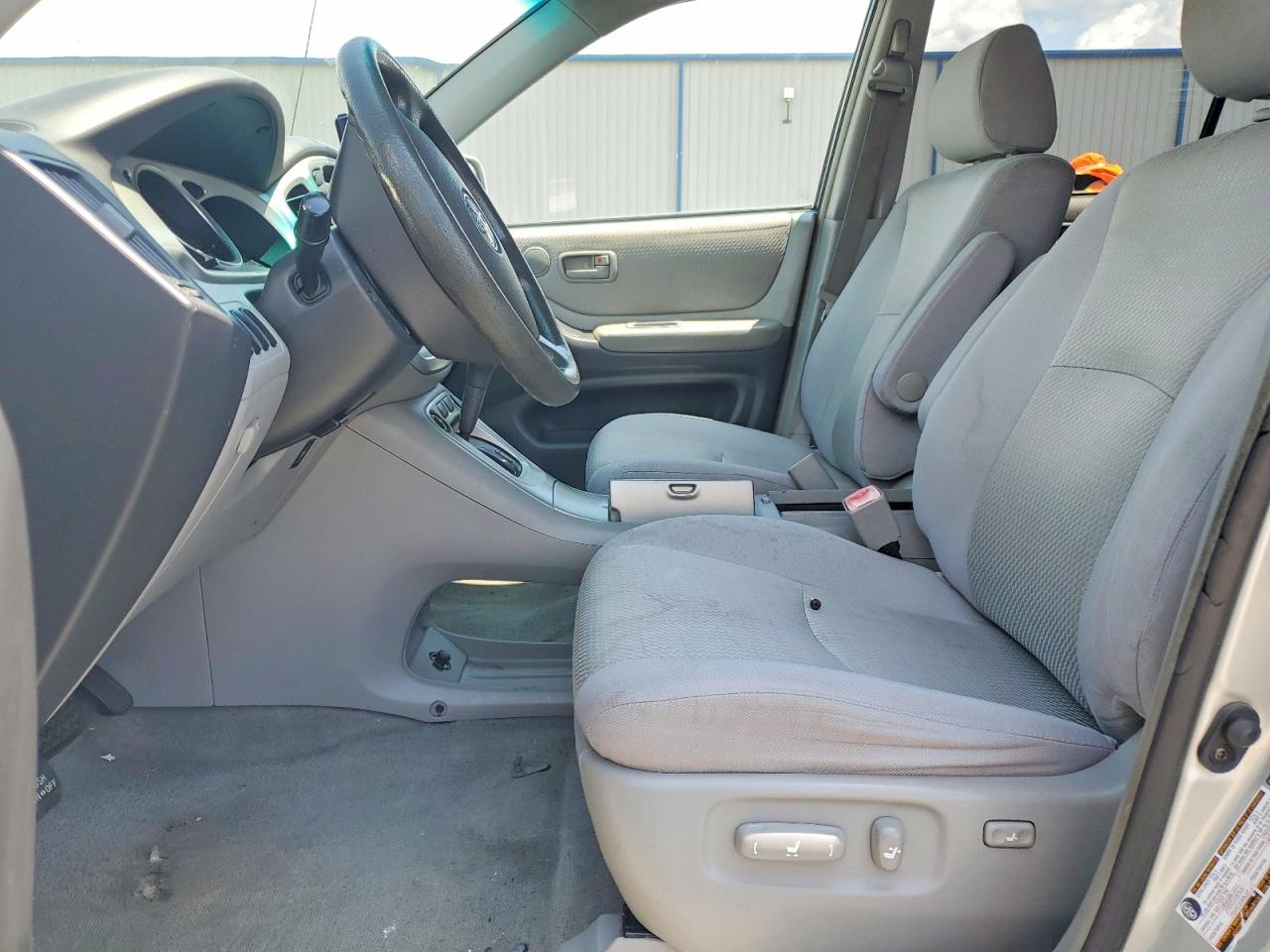 2005 Toyota Highlander Base Белый vin: JTEGD21A150109835