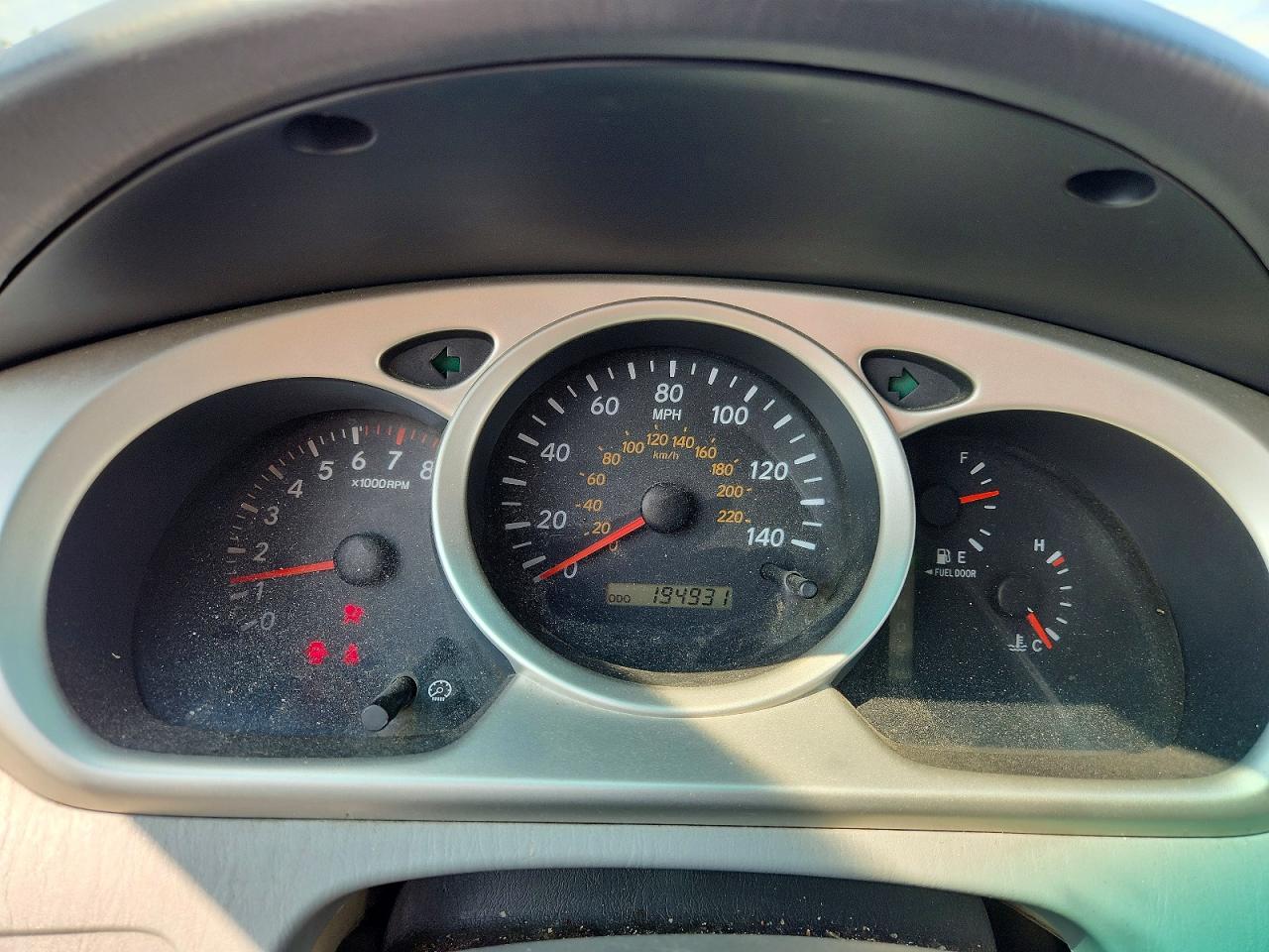 2006 Toyota Highlander Base Red vin: JTEGD21A160153254