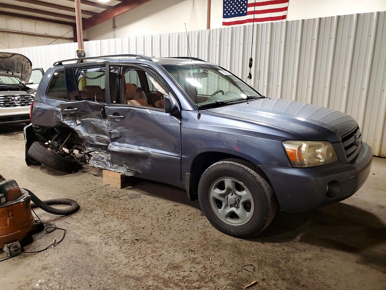 2007 Toyota Highlander Base Blue vin: JTEGD21A170156799