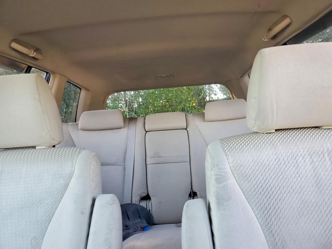 2005 Toyota Highlander Base Gold vin: JTEGD21A250119175
