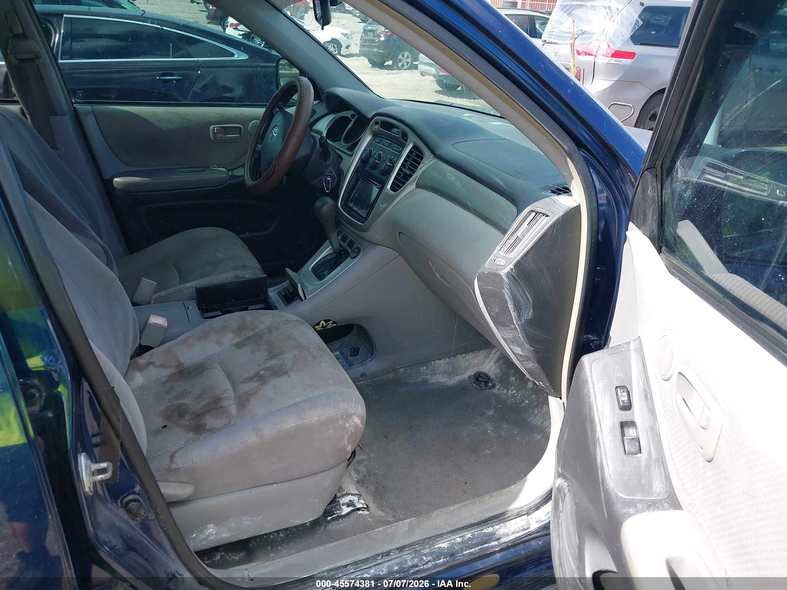 2006 Toyota Highlander   Dark Blue vin: JTEGD21A260134552