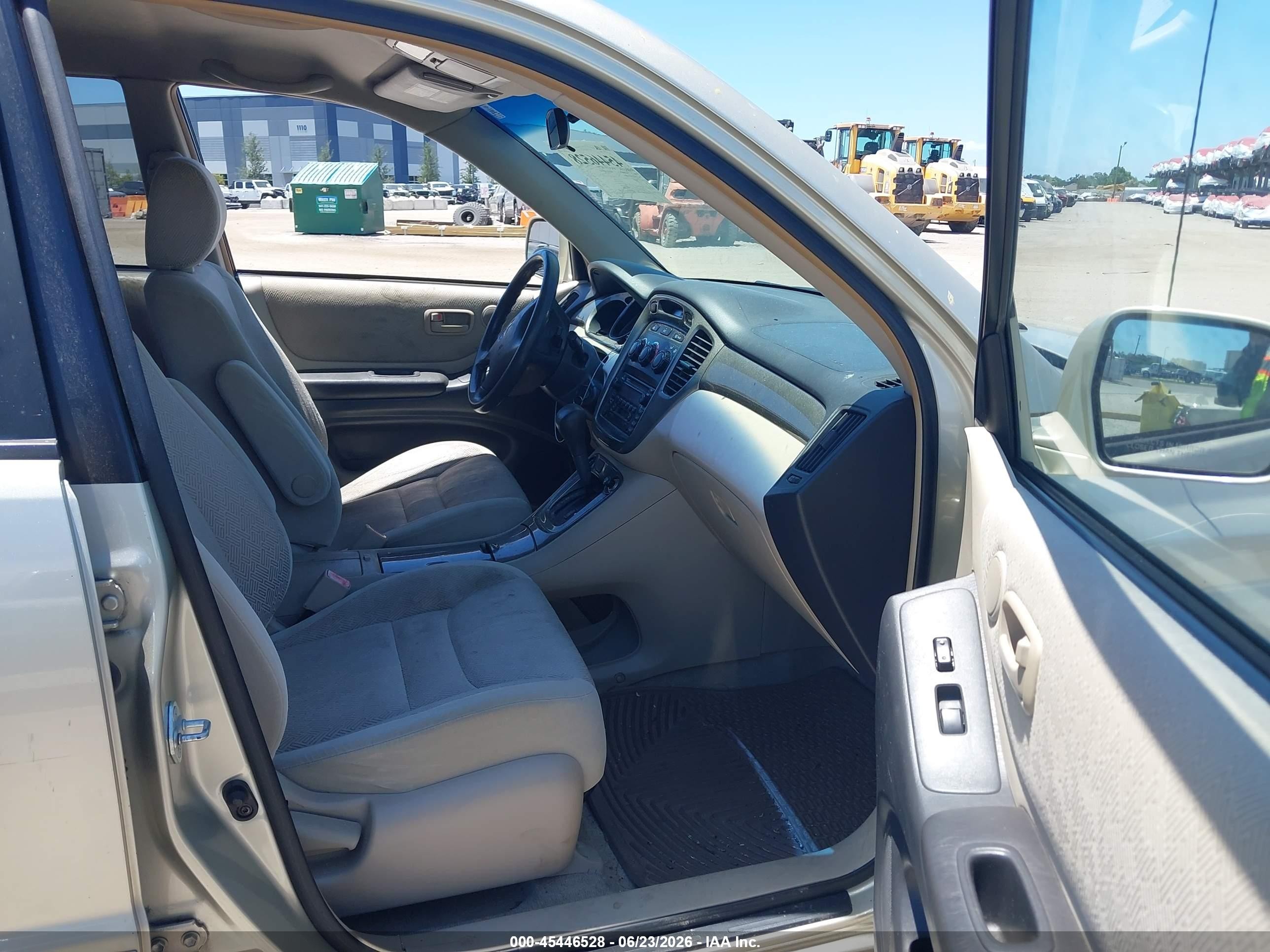 2003 Toyota Highlander   Gold vin: JTEGD21A330069979