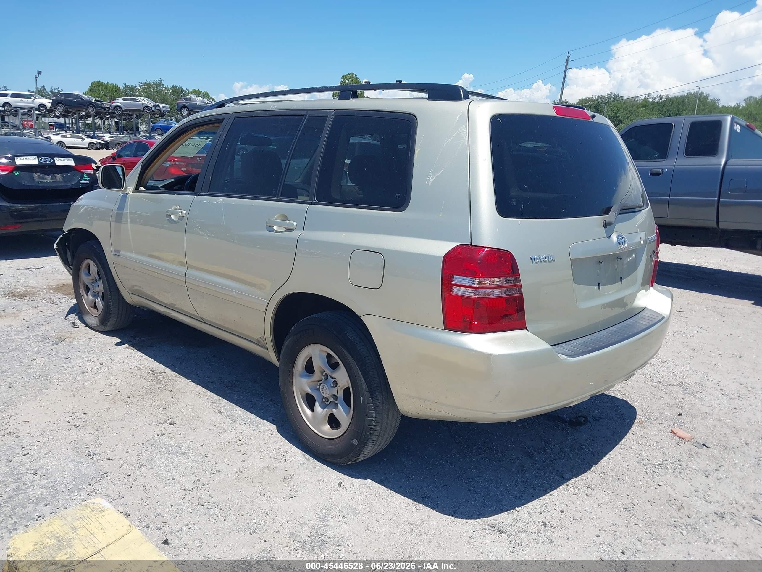 2003 Toyota Highlander   Gold vin: JTEGD21A330069979