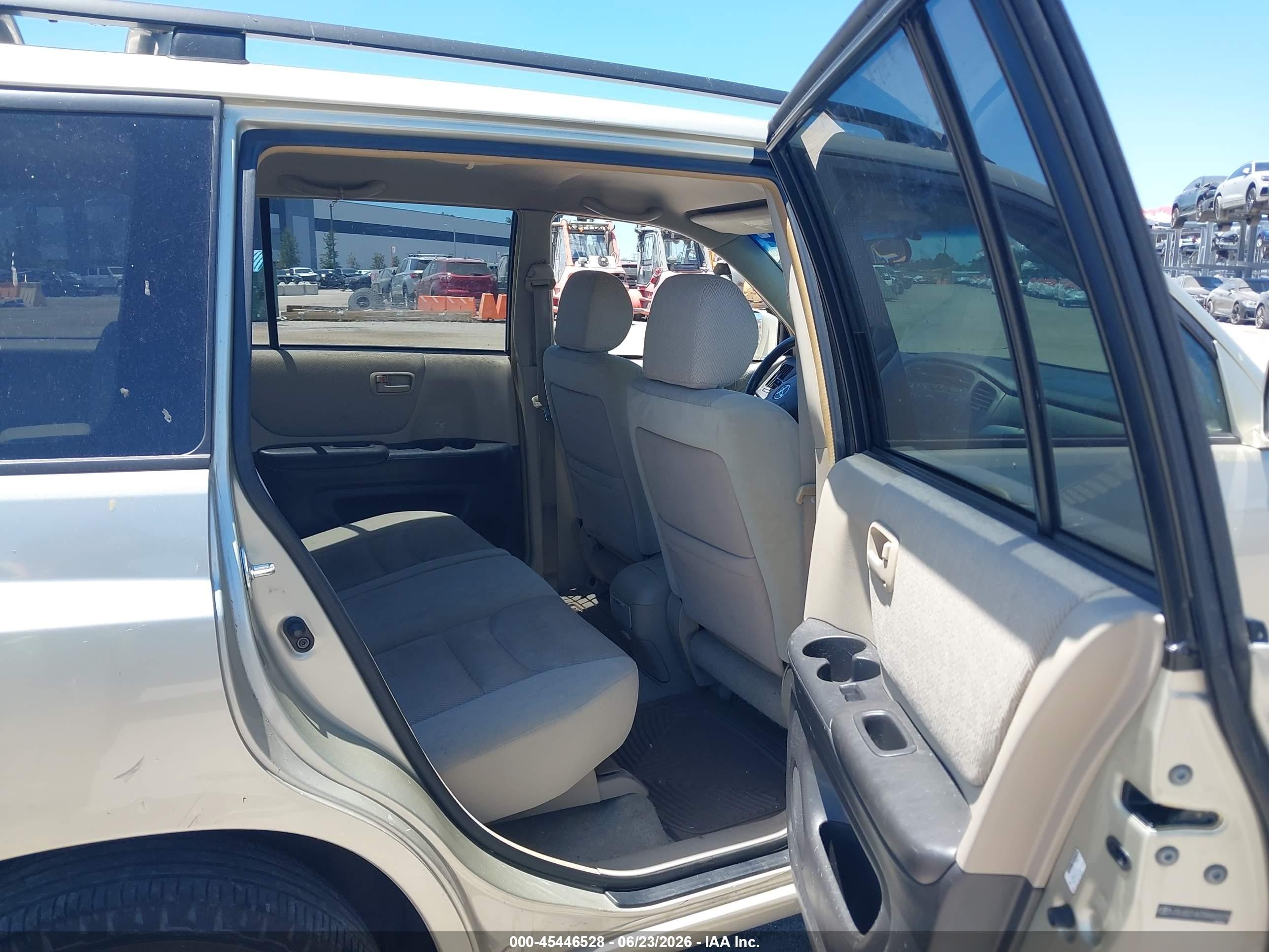2003 Toyota Highlander   Gold vin: JTEGD21A330069979