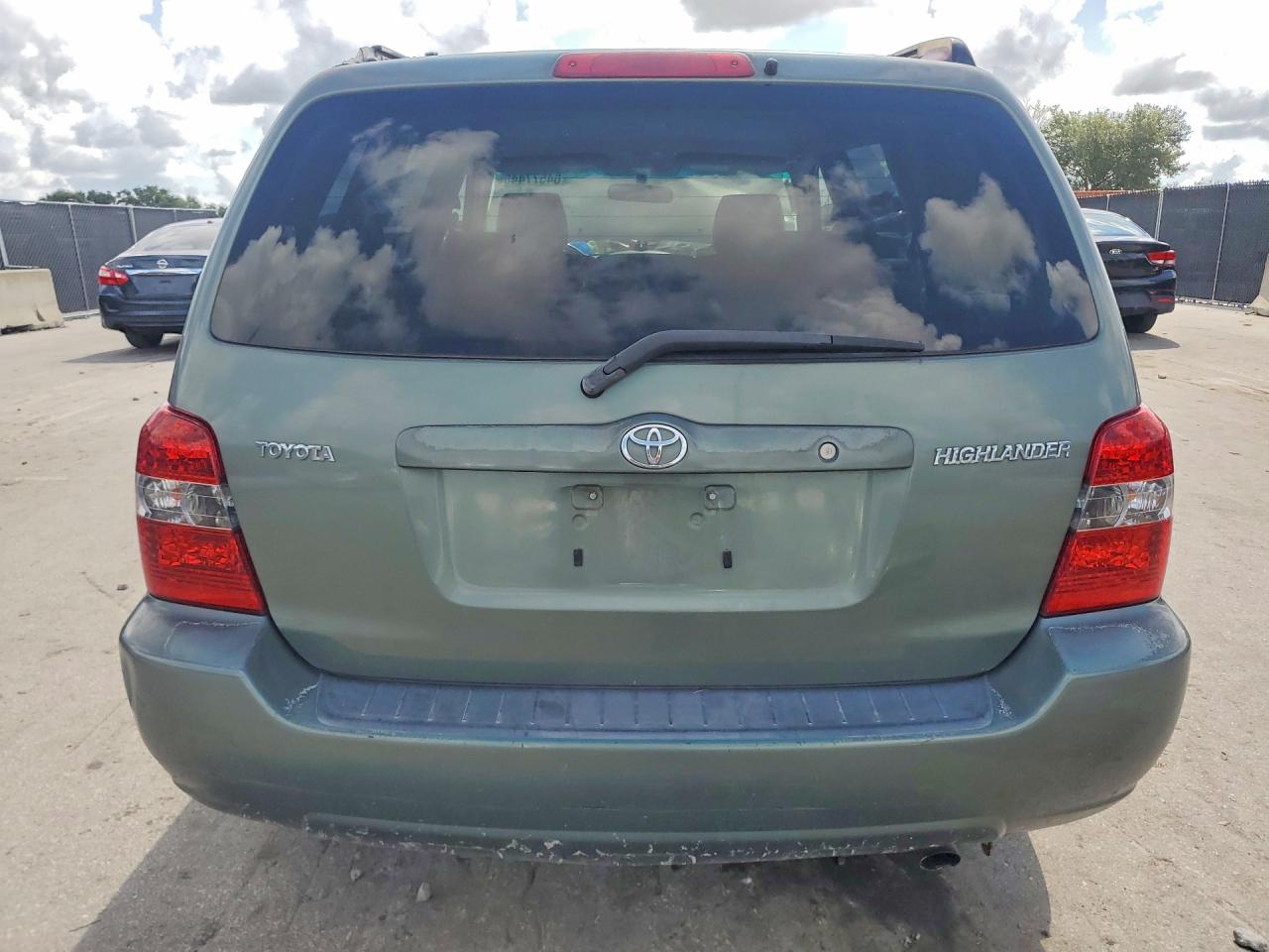 2005 Toyota Highlander Base Green vin: JTEGD21A350123199