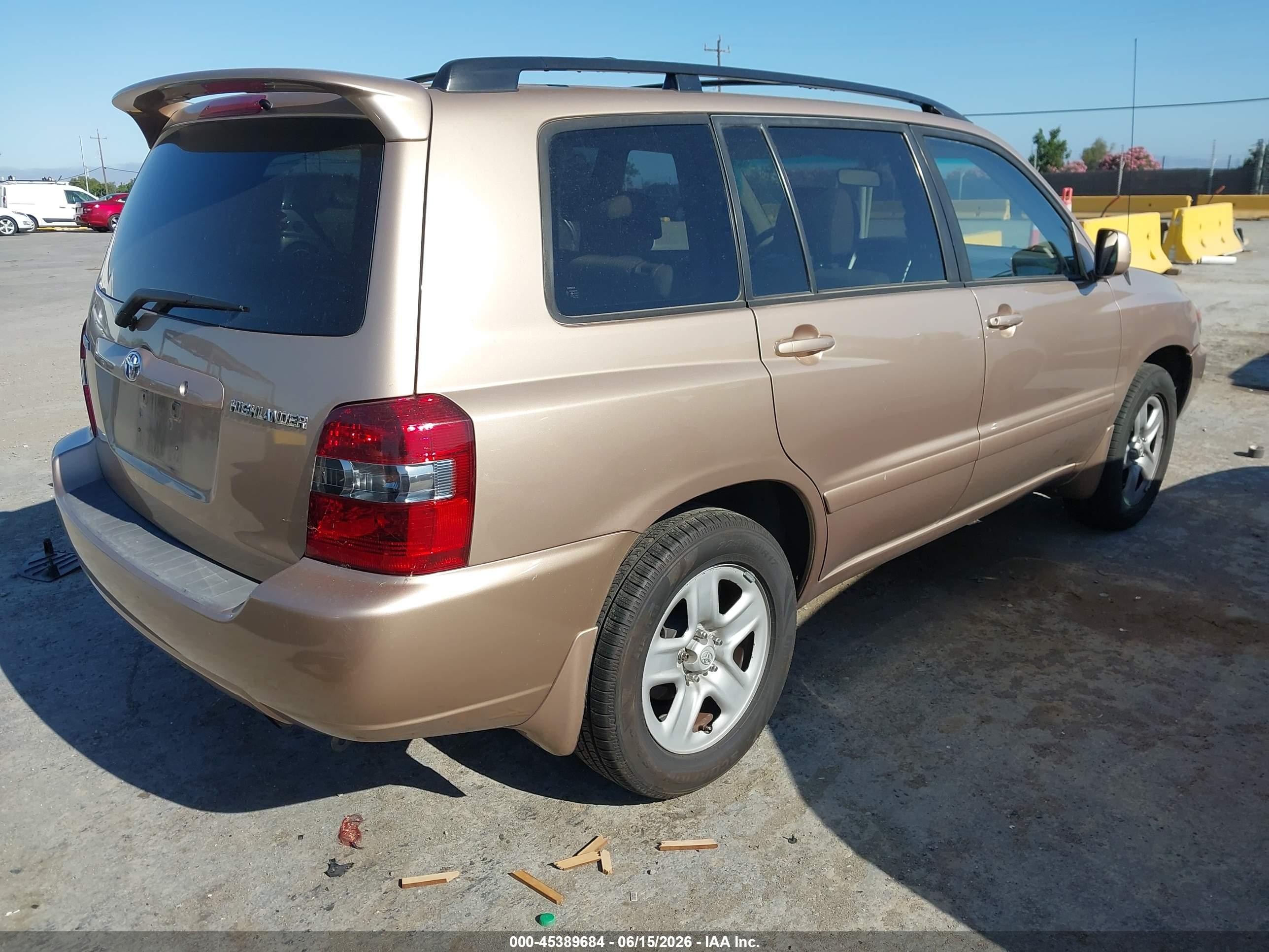 2007 Toyota Highlander   Gold vin: JTEGD21A370160661