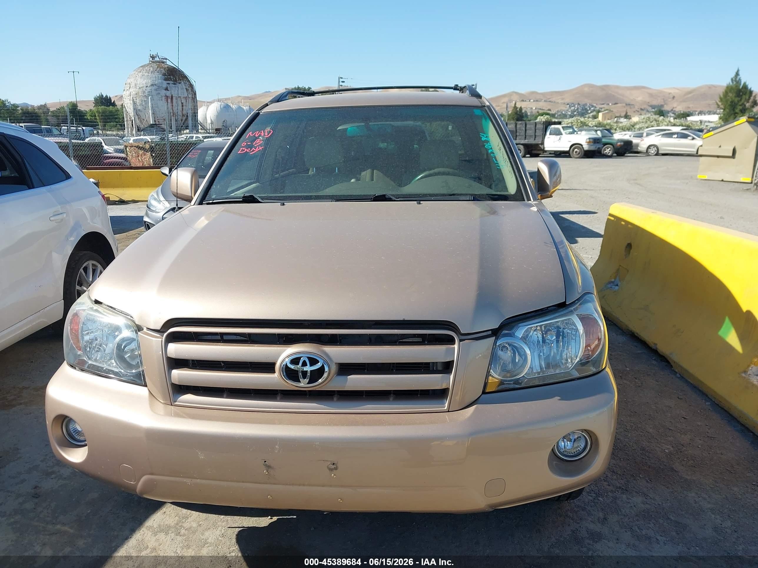 2007 Toyota Highlander   Gold vin: JTEGD21A370160661