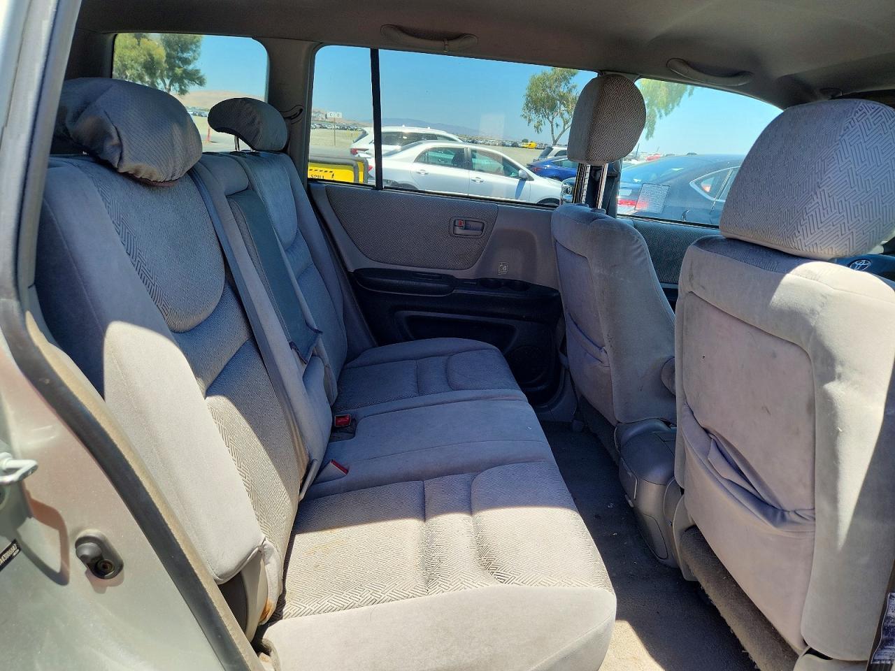 2003 Toyota Highlander Base Silver vin: JTEGD21A430066475