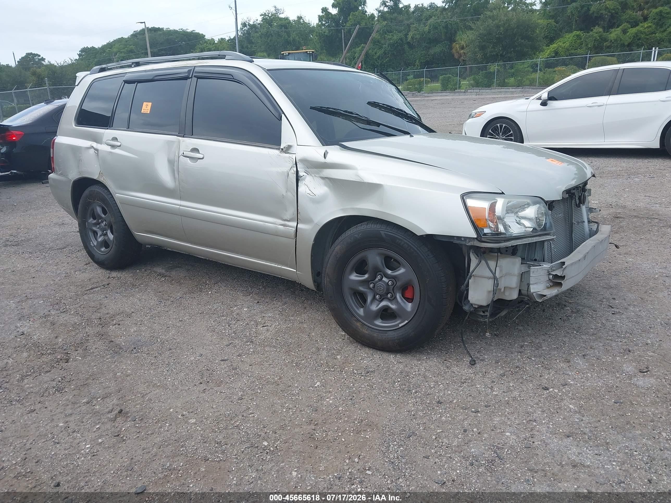 2004 Toyota Highlander   Gold vin: JTEGD21A440089322