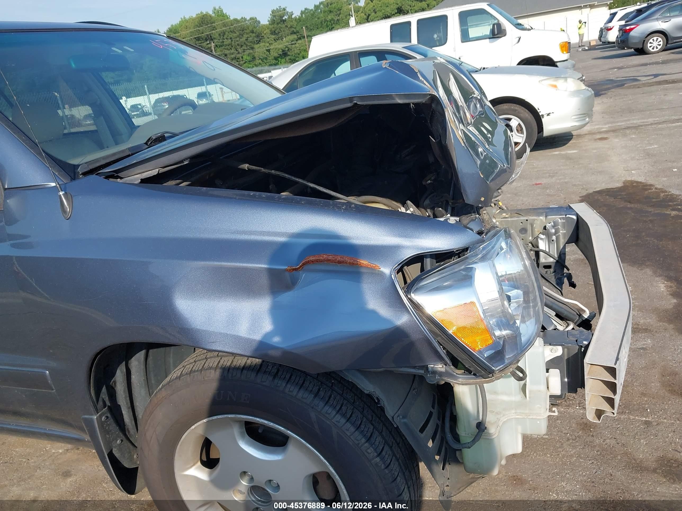 2004 Toyota Highlander   Blue vin: JTEGD21A440090955