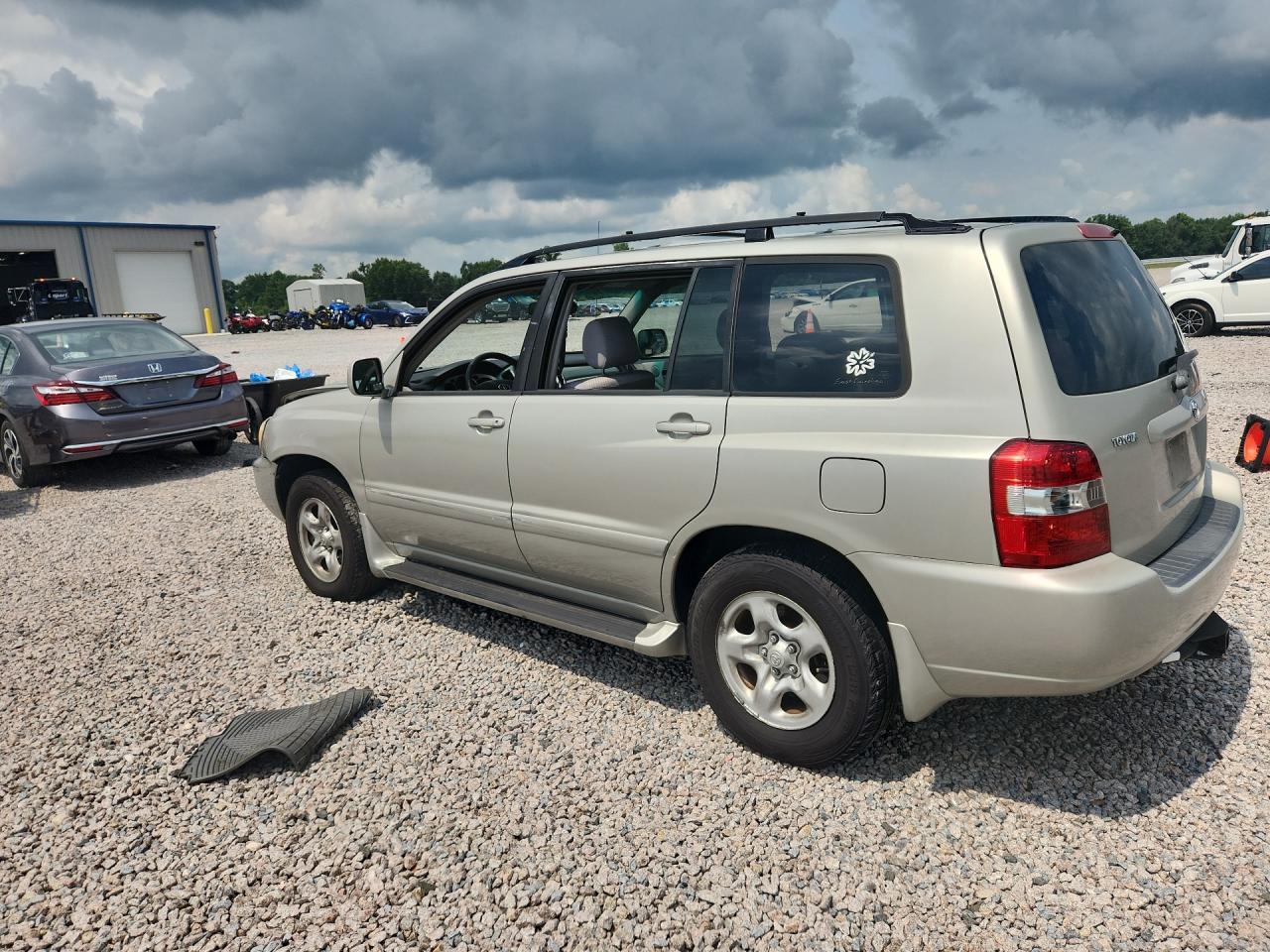 2006 Toyota Highlander Base Silver vin: JTEGD21A460140661