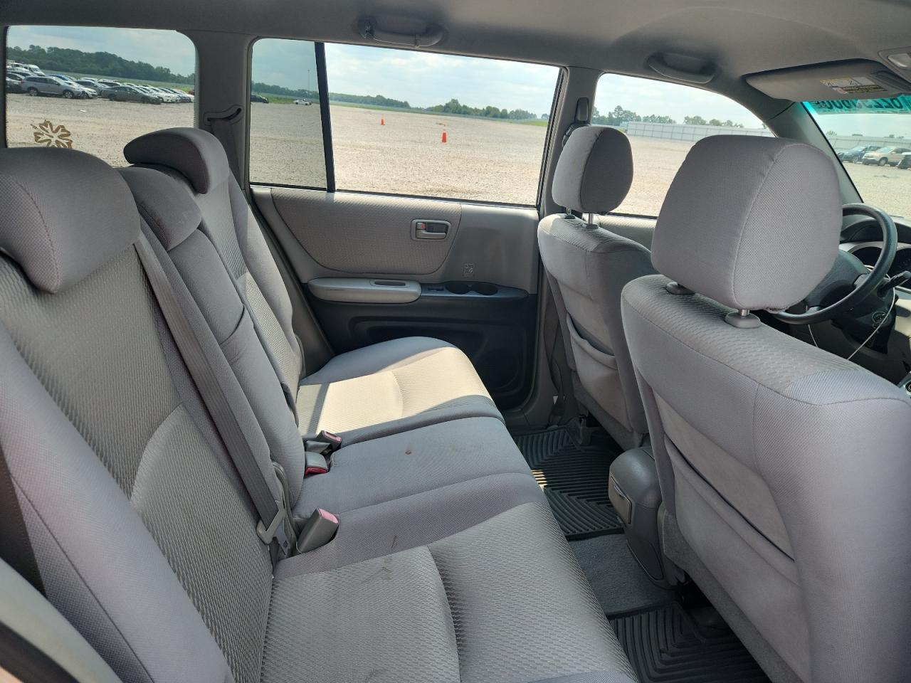 2006 Toyota Highlander Base Silver vin: JTEGD21A460140661