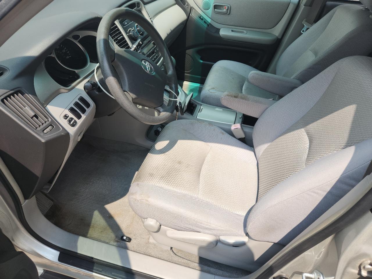 2006 Toyota Highlander Base Silver vin: JTEGD21A460140661