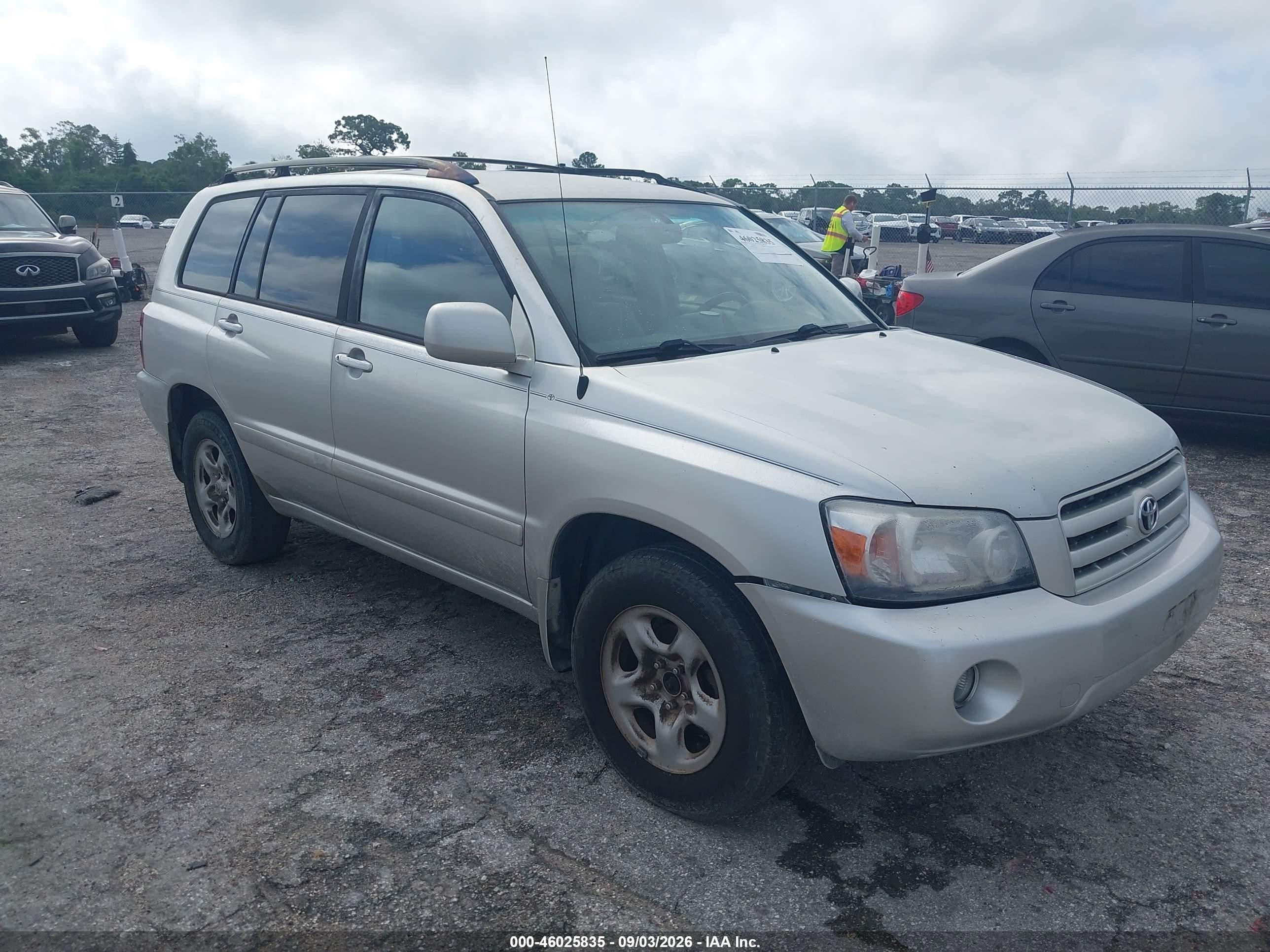 2006 Toyota Highlander   Silver vin: JTEGD21A460146959