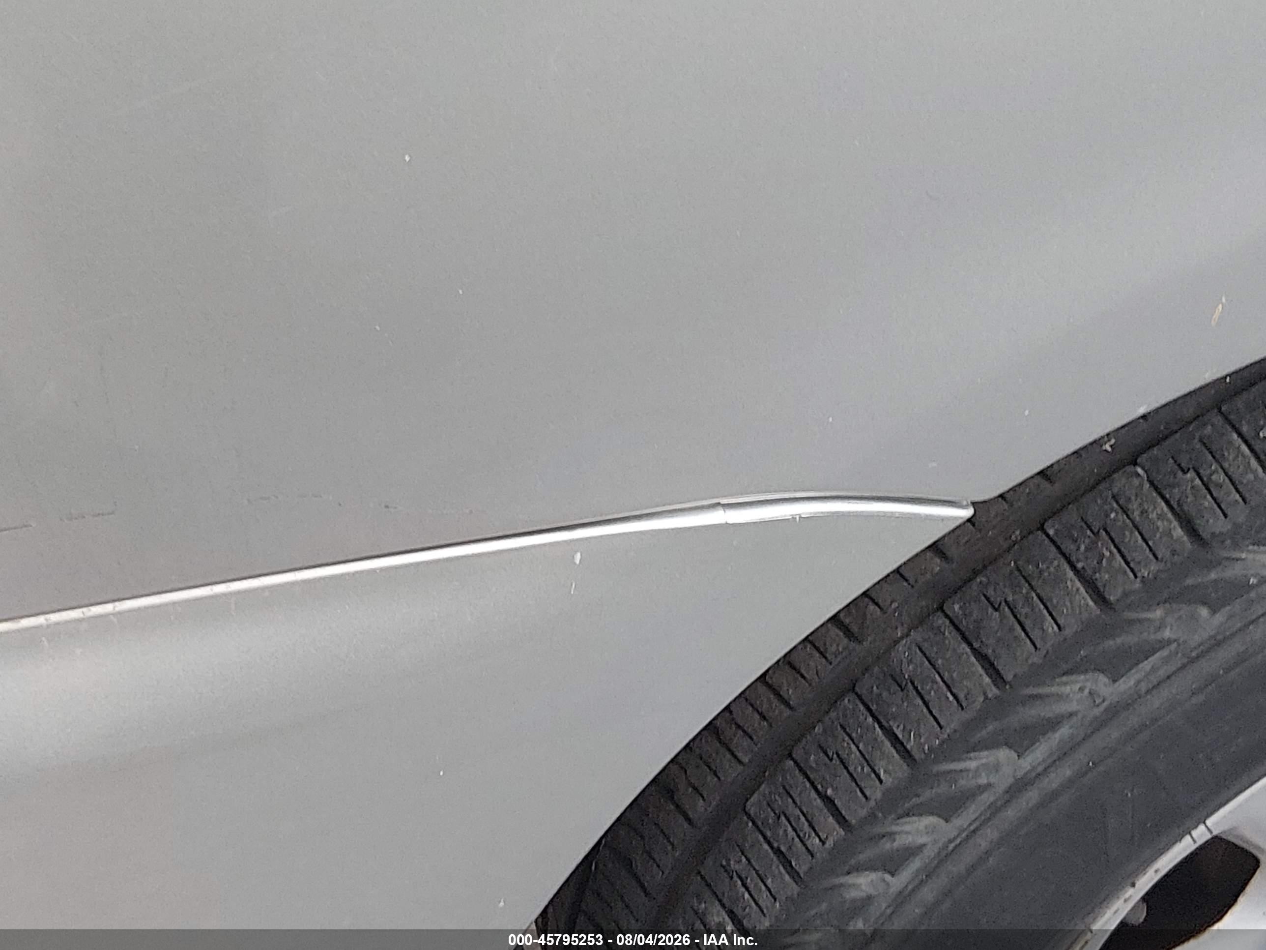2007 Toyota Highlander   Silver vin: JTEGD21A470157588