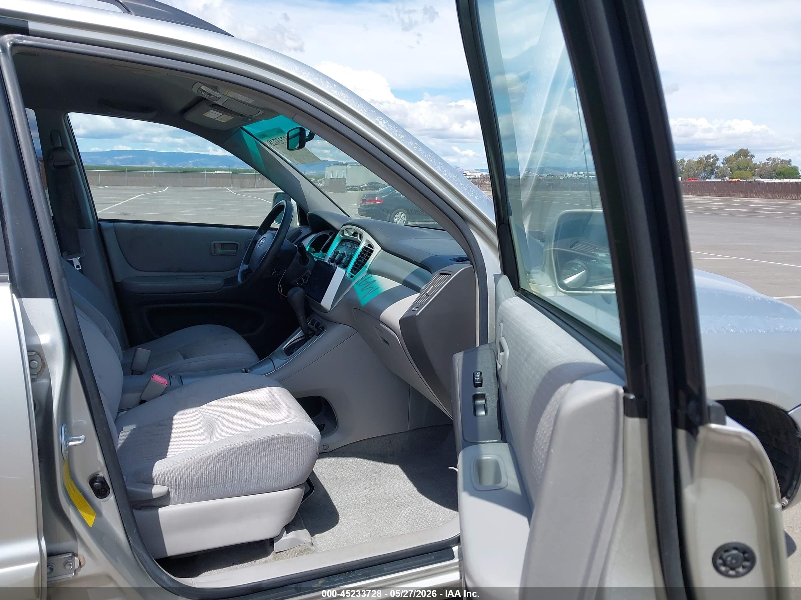 2007 Toyota Highlander   Silver vin: JTEGD21A470166260