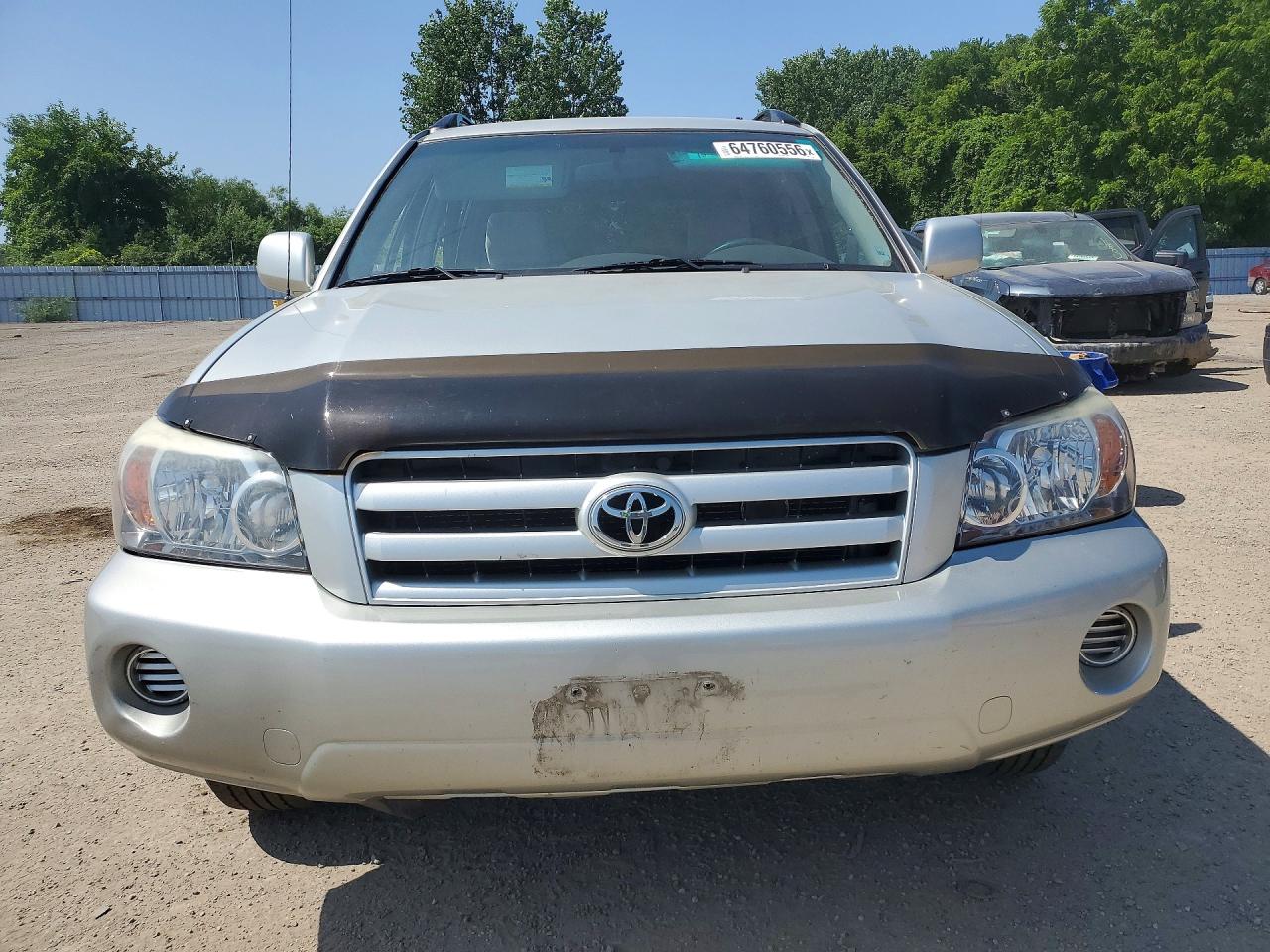 2005 Toyota Highlander Base Tan vin: JTEGD21A550117954