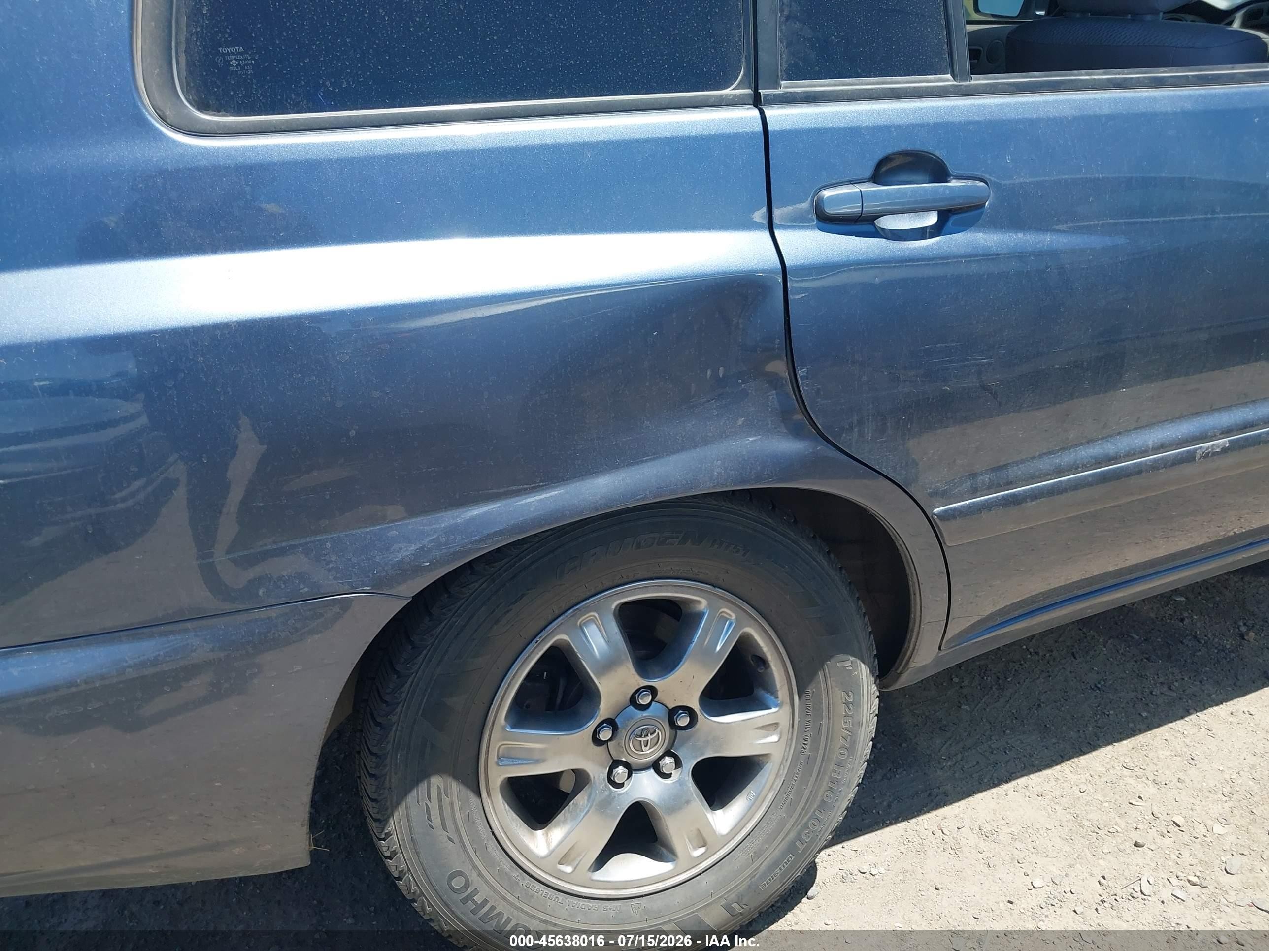 2005 Toyota Highlander   Navy vin: JTEGD21A550127402
