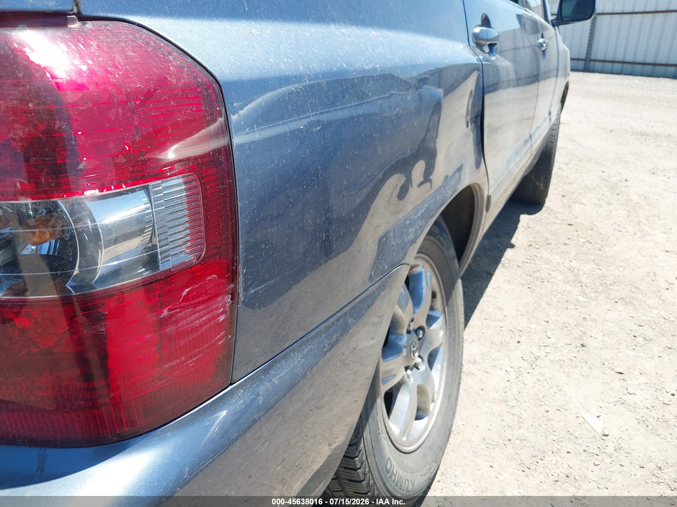 2005 Toyota Highlander   Navy vin: JTEGD21A550127402