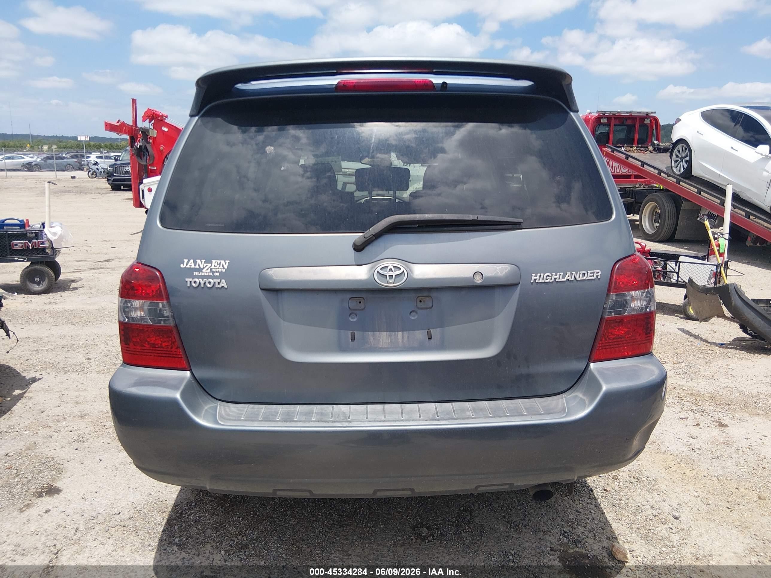 2006 Toyota Highlander   Teal vin: JTEGD21A560138840