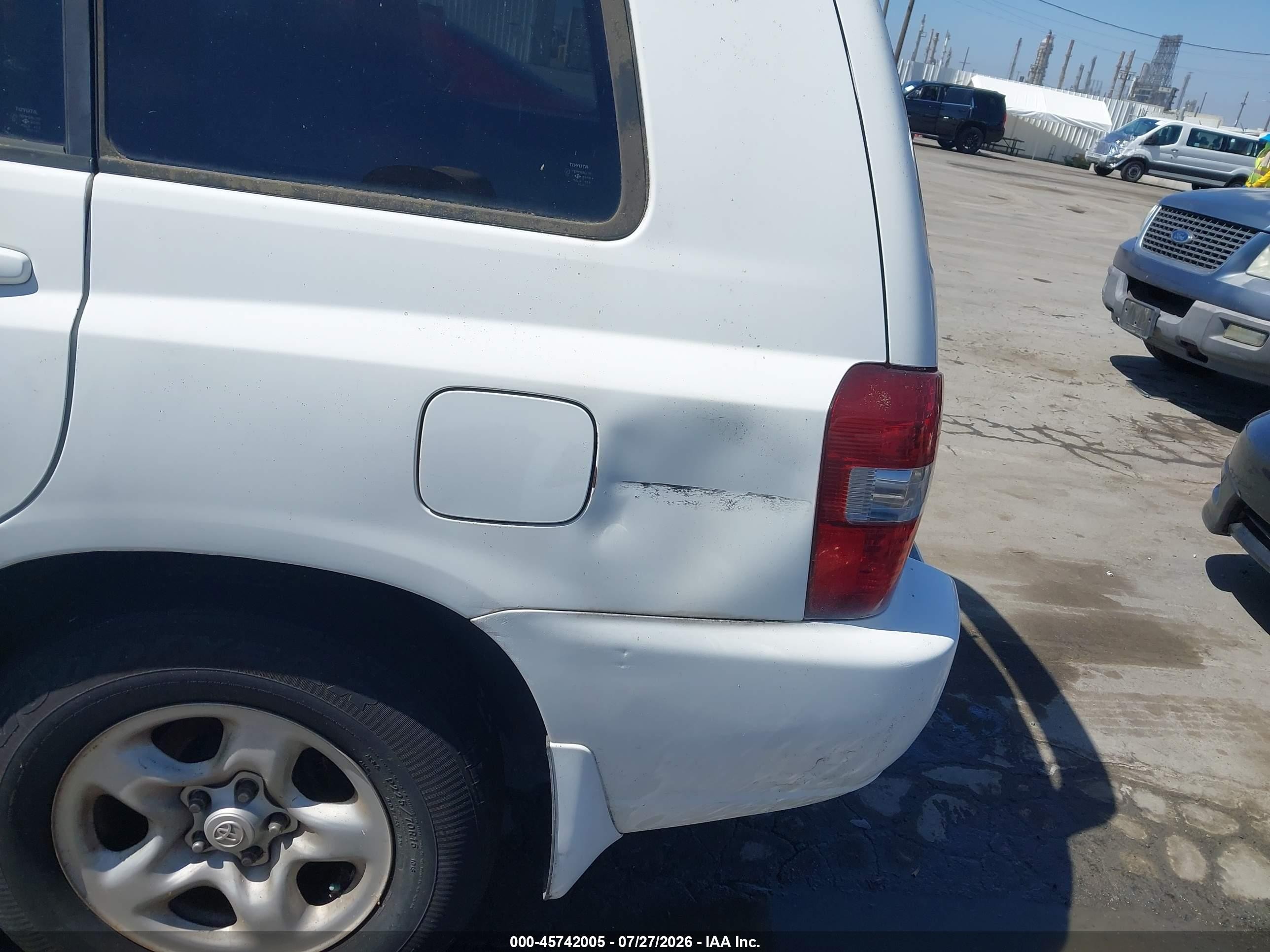 2006 Toyota Highlander   Silver vin: JTEGD21A560143312