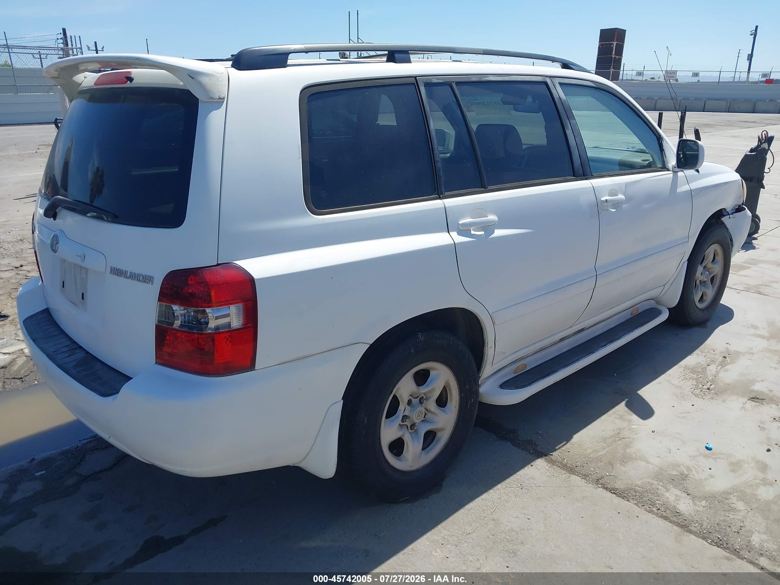 2006 Toyota Highlander   Silver vin: JTEGD21A560143312