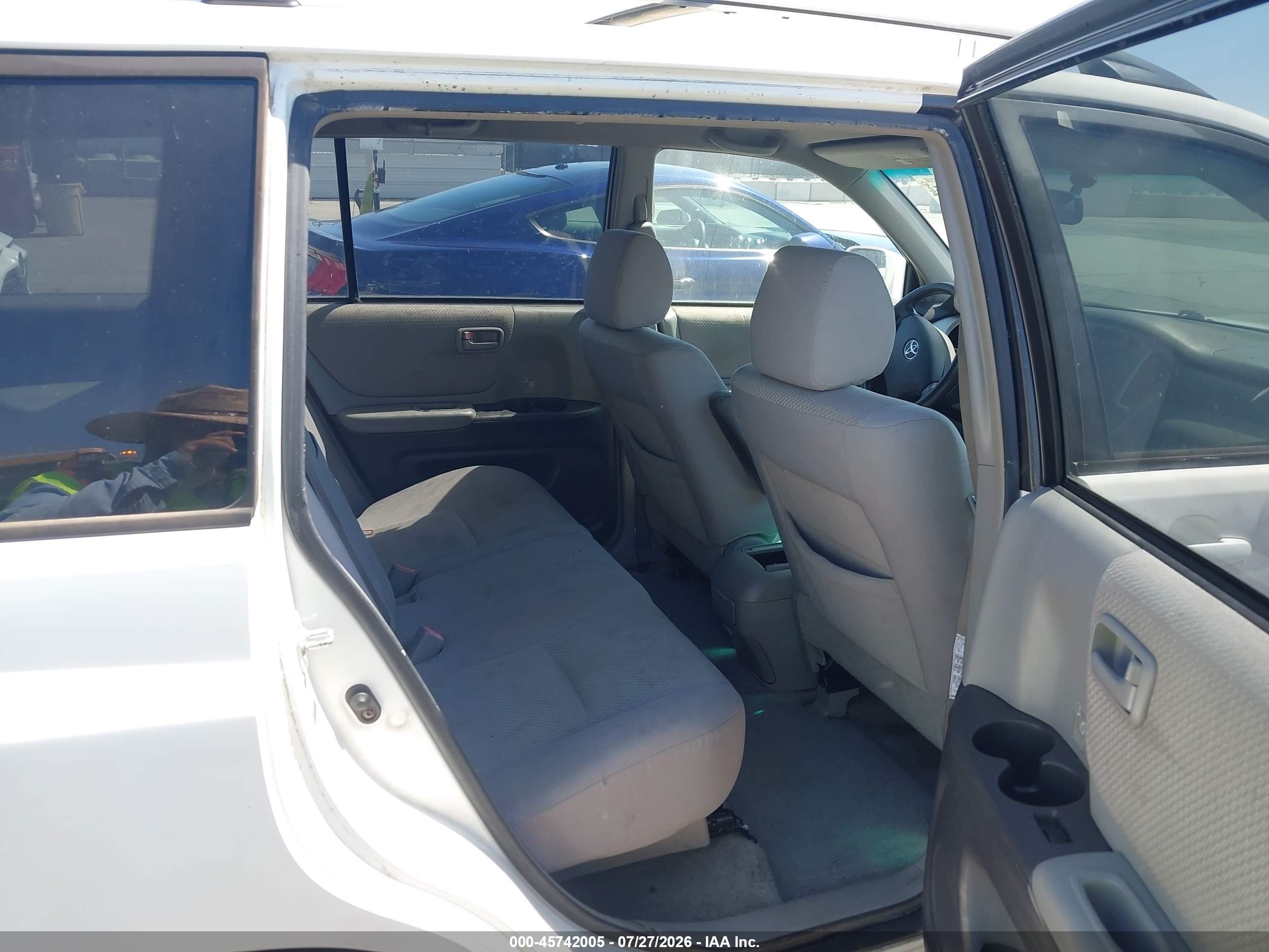 2006 Toyota Highlander   Silver vin: JTEGD21A560143312