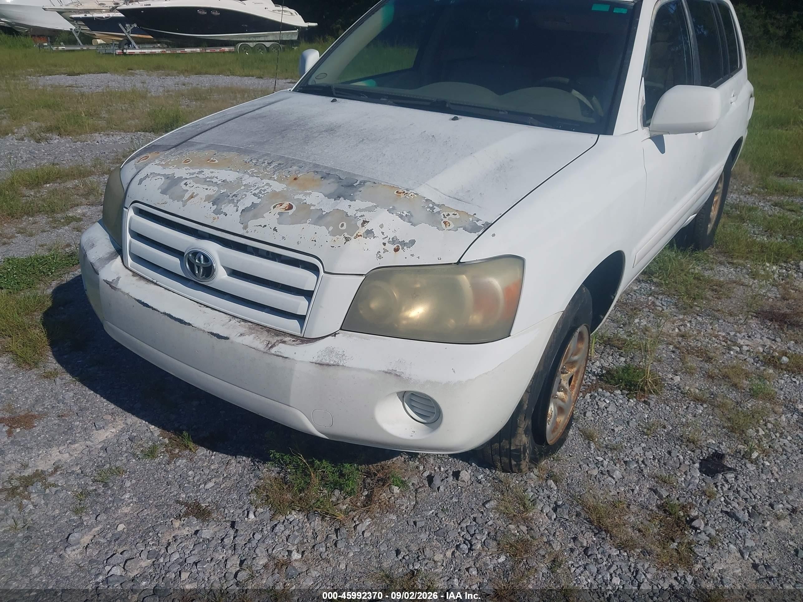 2004 Toyota Highlander   White vin: JTEGD21A640085739