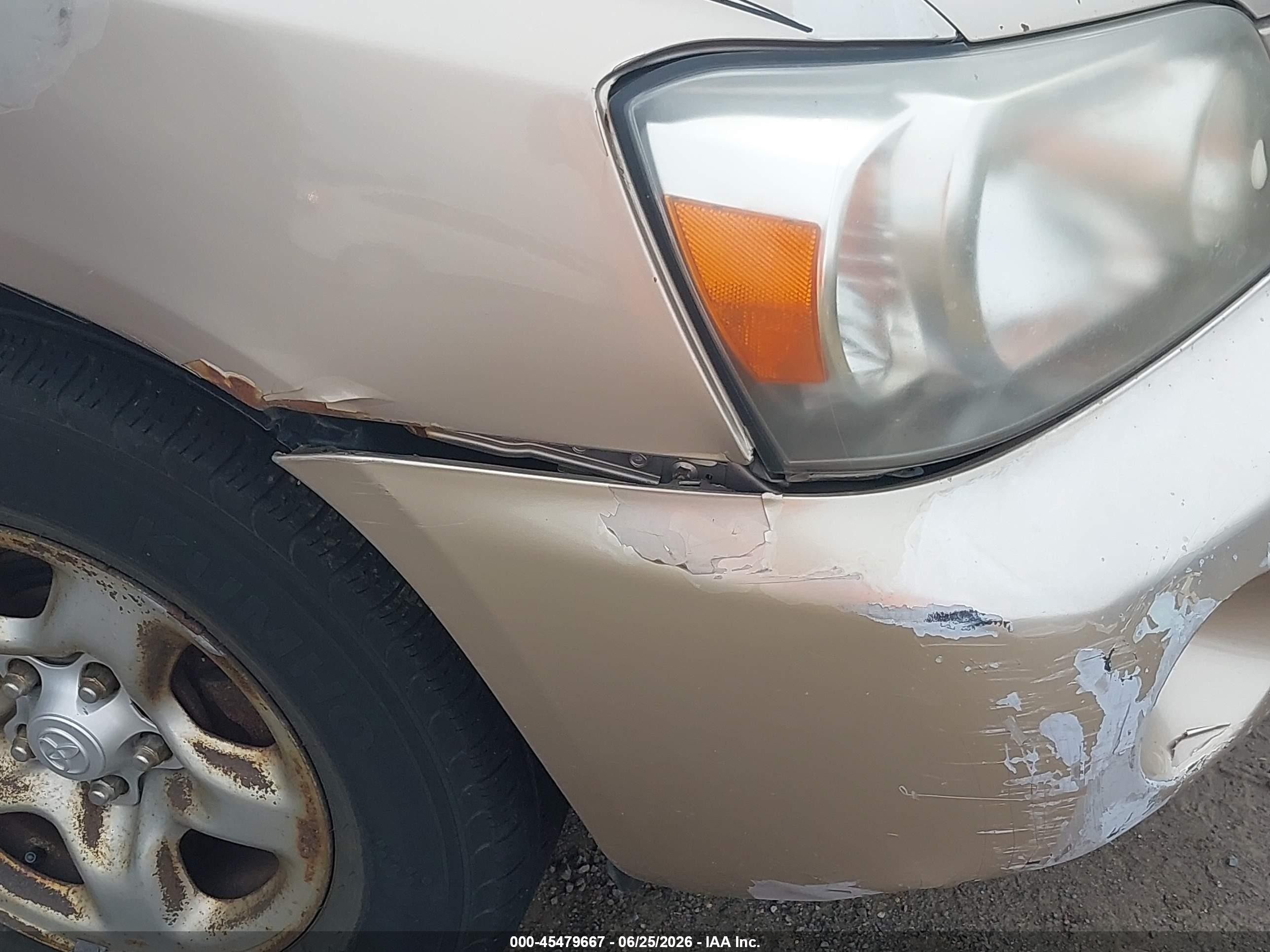 2004 Toyota Highlander   Gold vin: JTEGD21A640095087