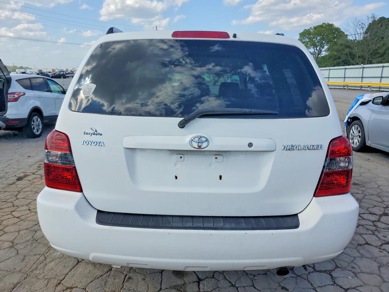 2006 Toyota Highlander Base Белый vin: JTEGD21A660132271