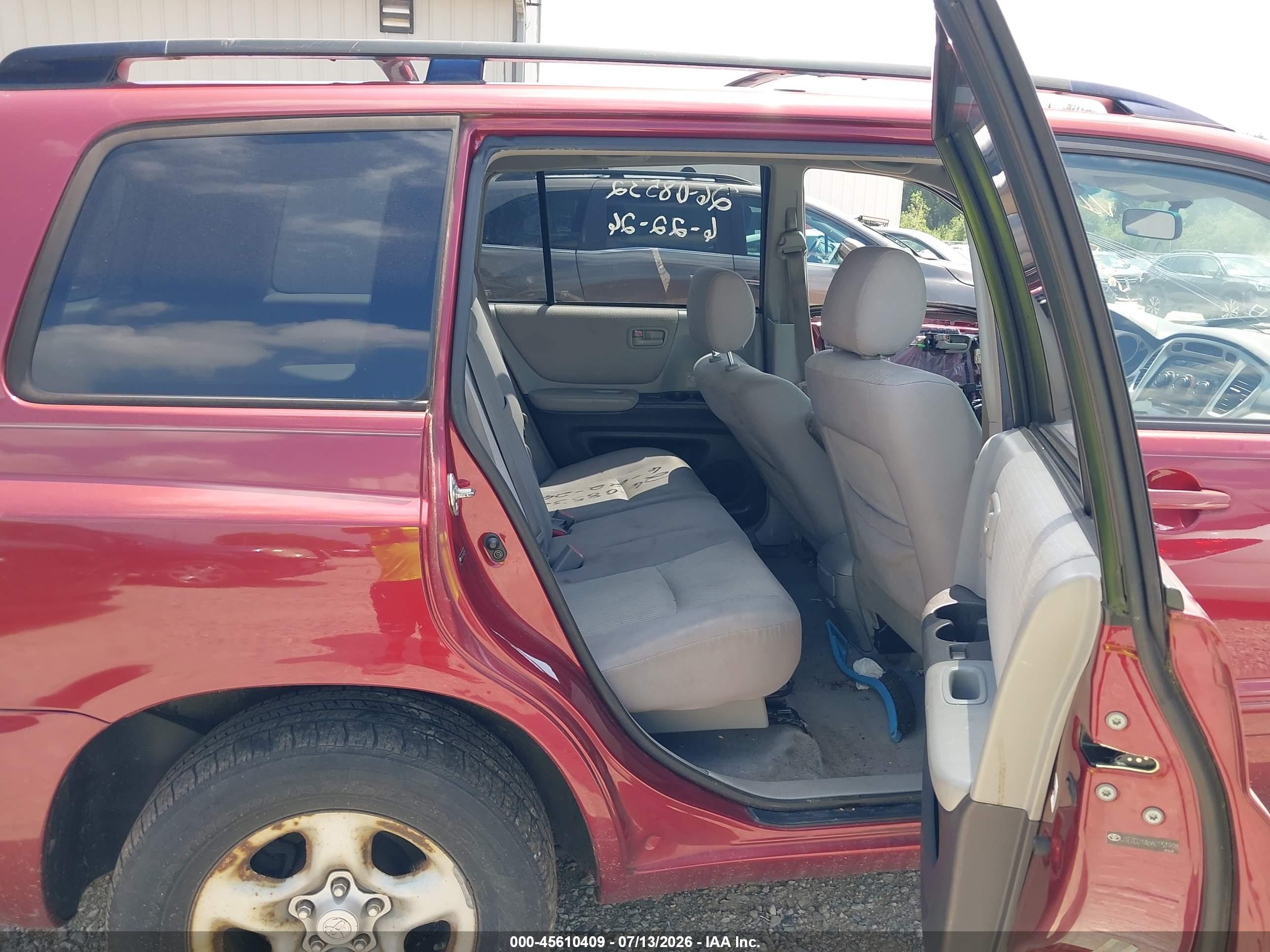 2006 Toyota Highlander   Maroon vin: JTEGD21A660151998