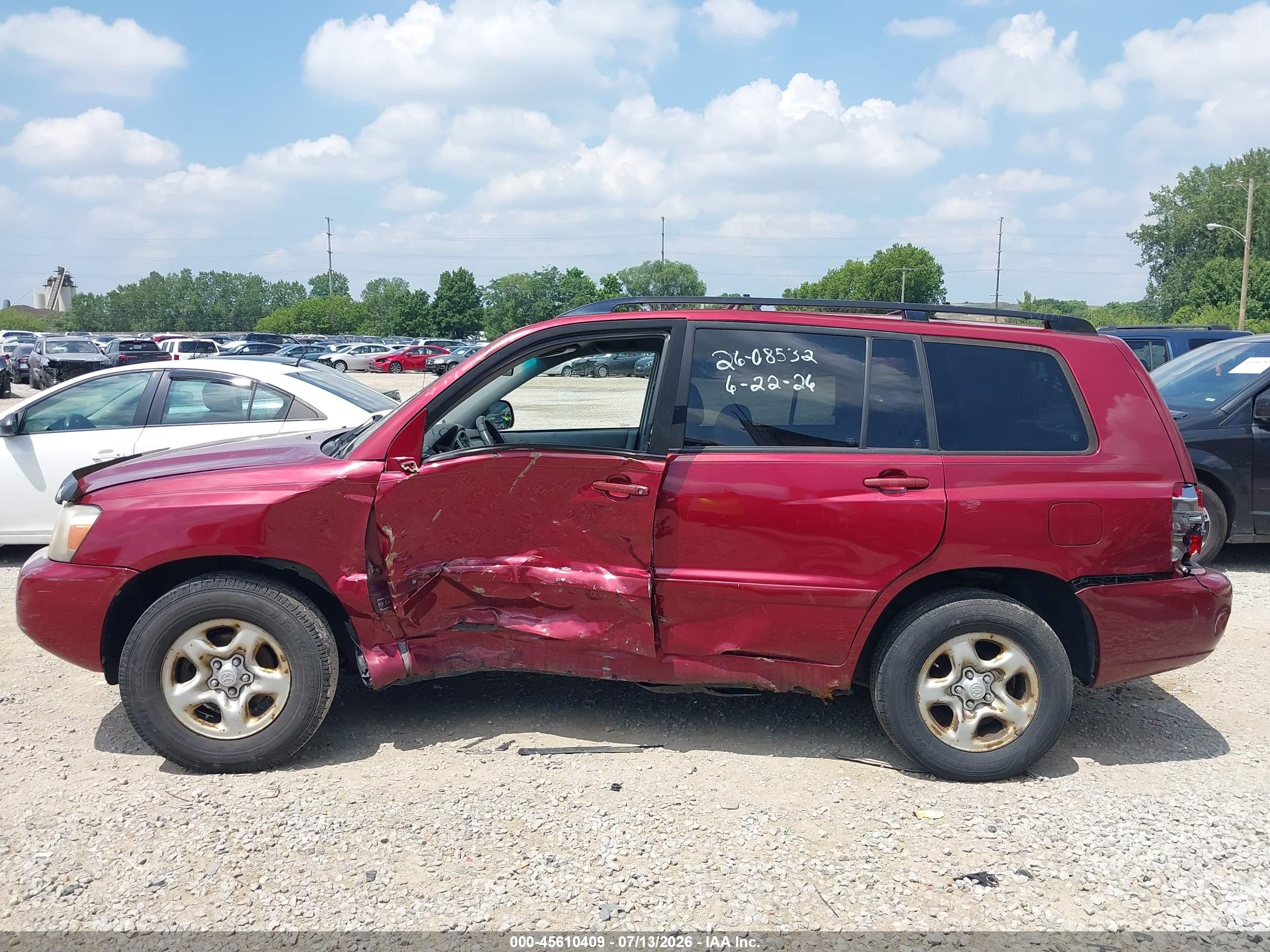 2006 Toyota Highlander   Maroon vin: JTEGD21A660151998