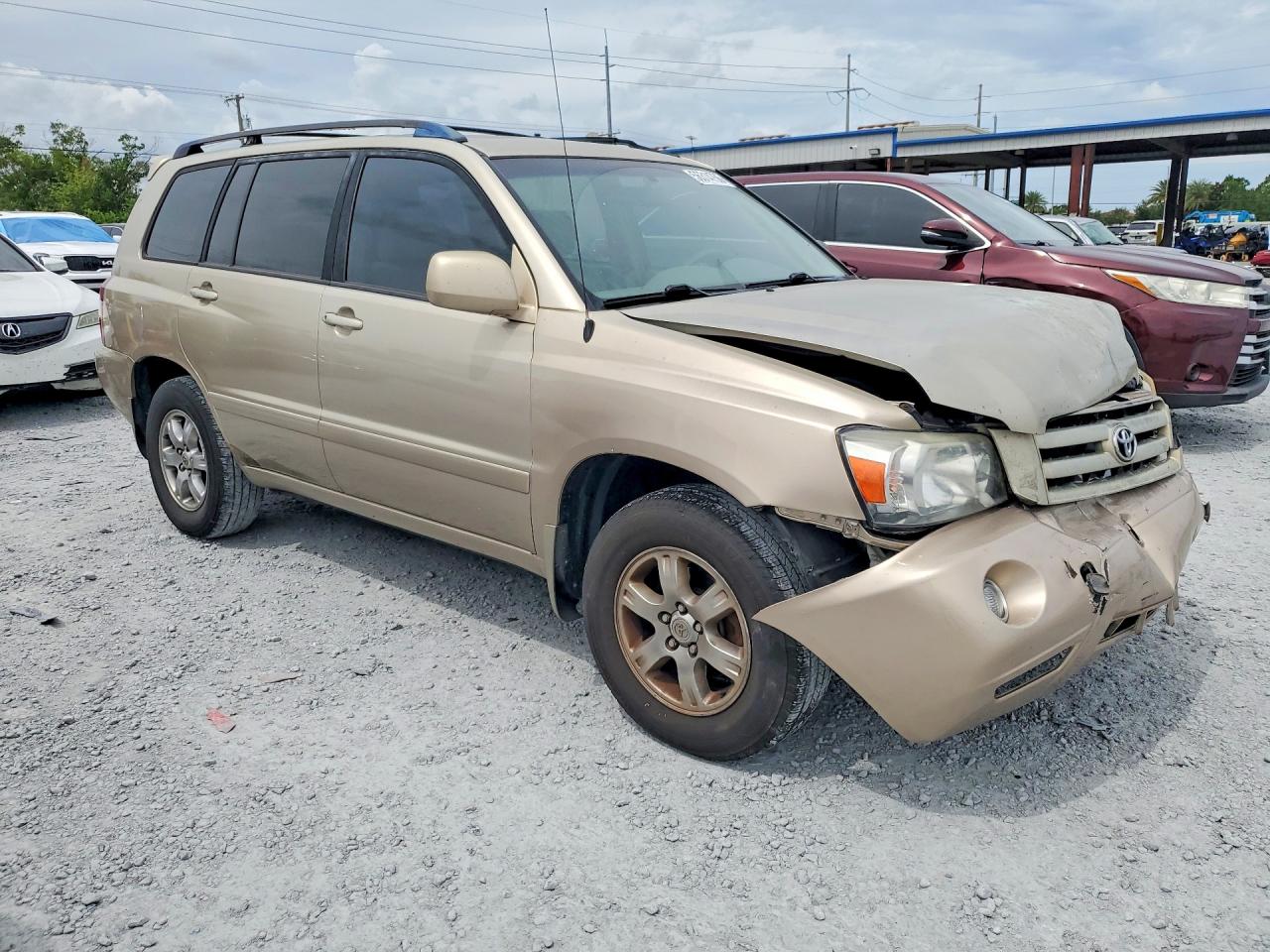 2007 Toyota Highlander Base Gold vin: JTEGD21A670157348