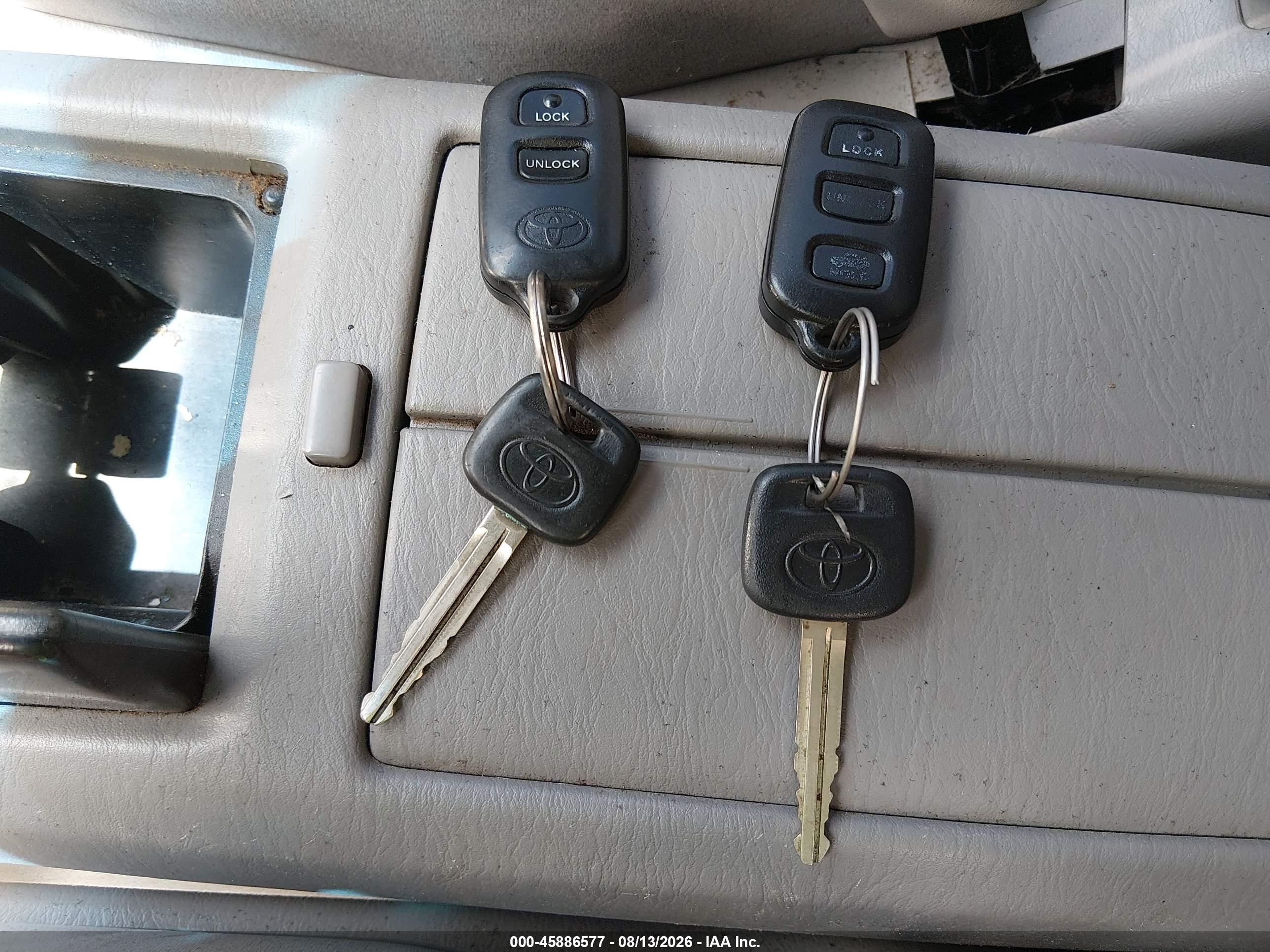 2003 Toyota Highlander   Бежевый vin: JTEGD21A730062128
