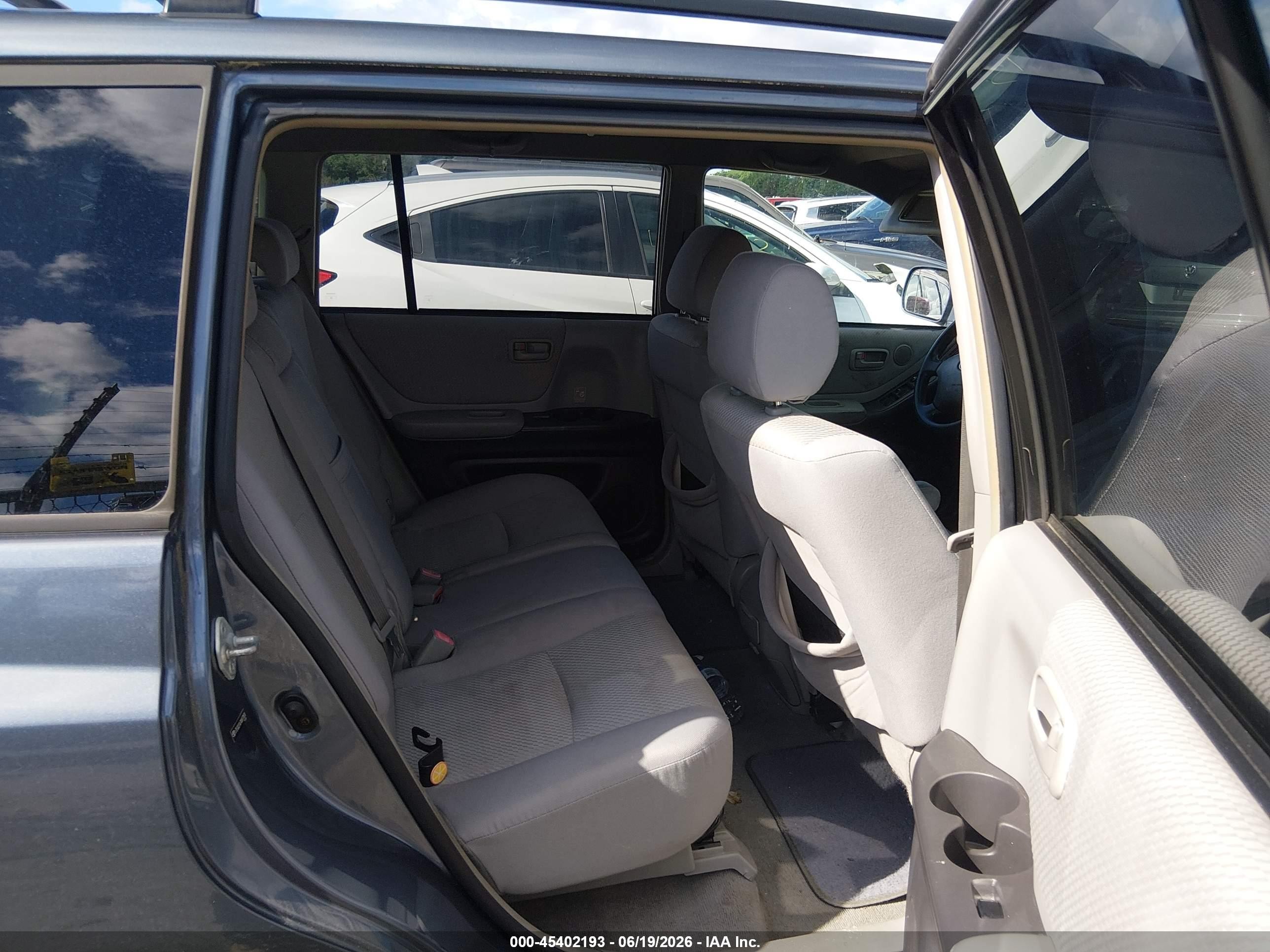 2004 Toyota Highlander   Blue vin: JTEGD21A740077830