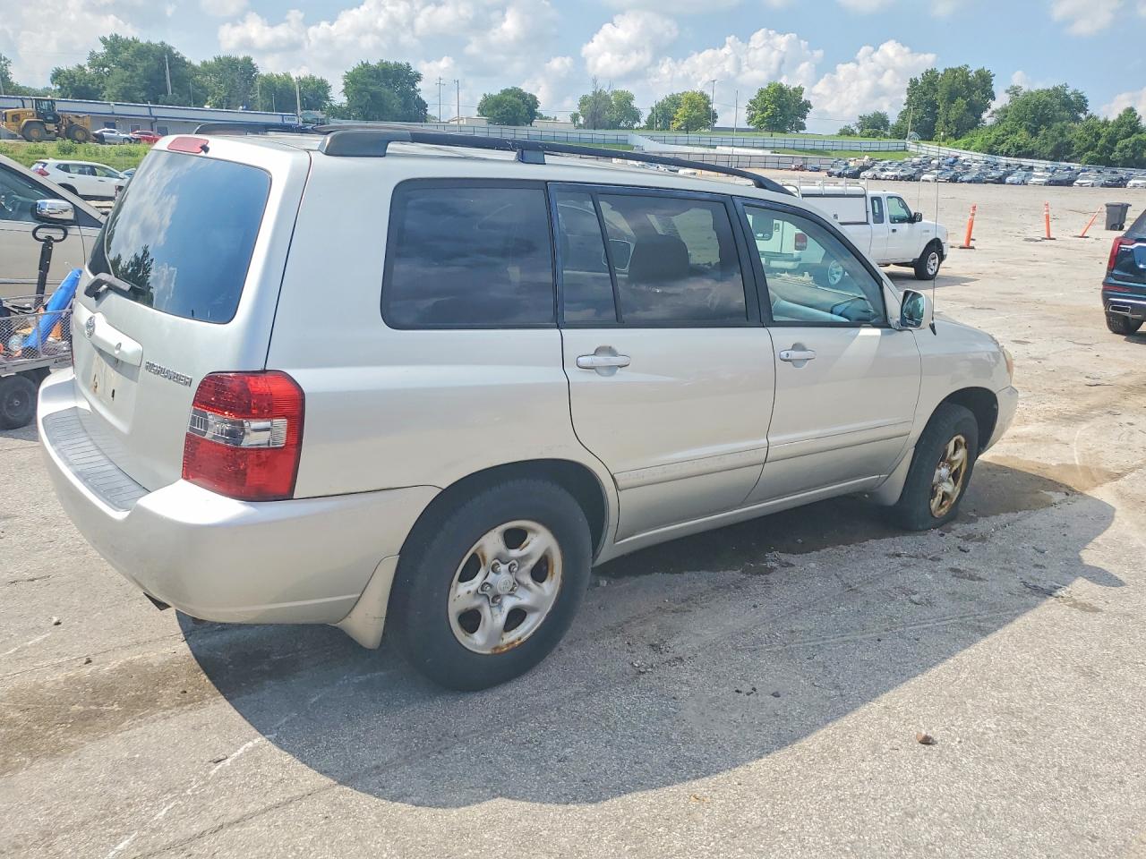 2005 Toyota Highlander Base Silver vin: JTEGD21A750109368