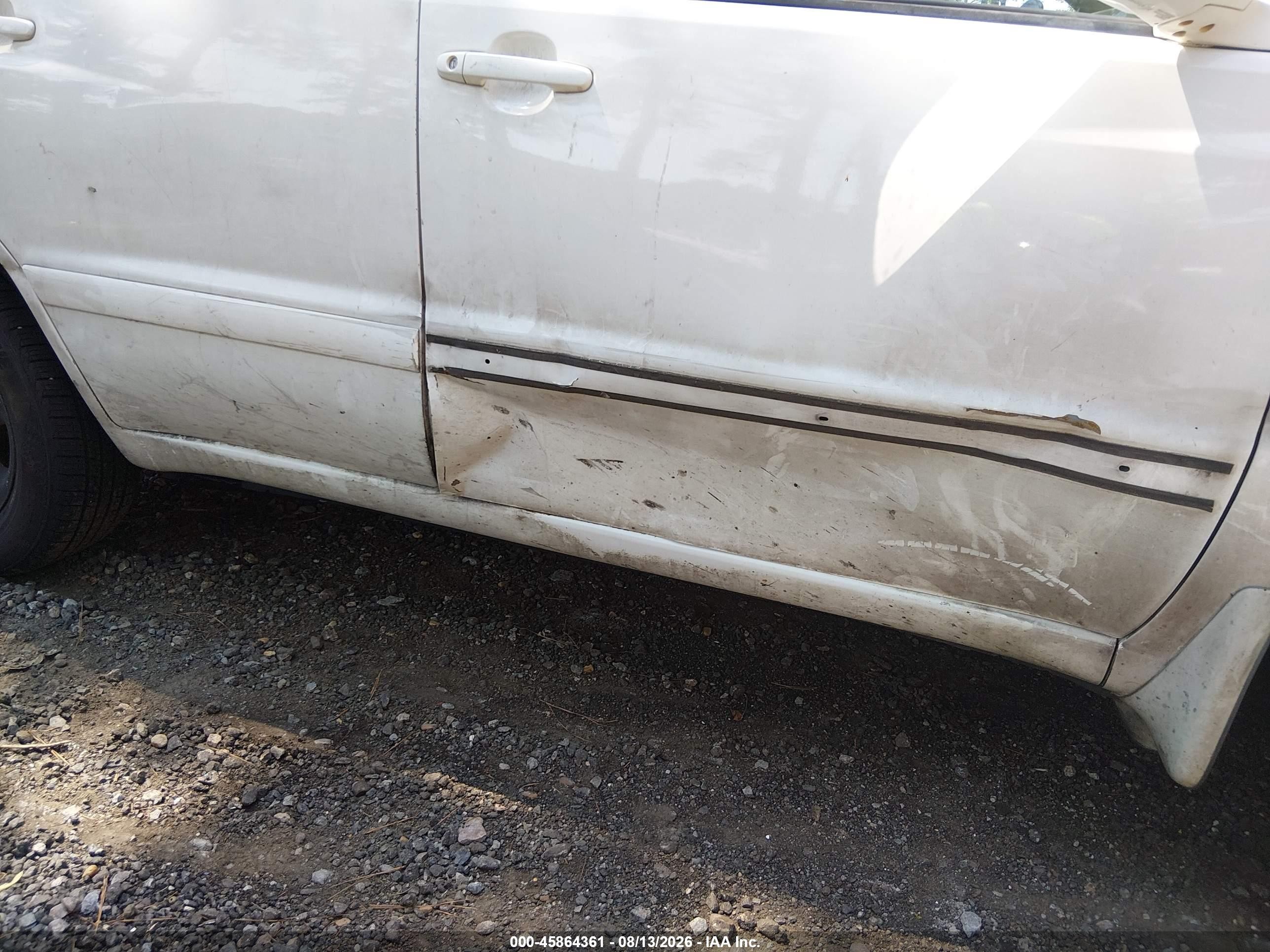 2005 Toyota Highlander   White vin: JTEGD21A750109760