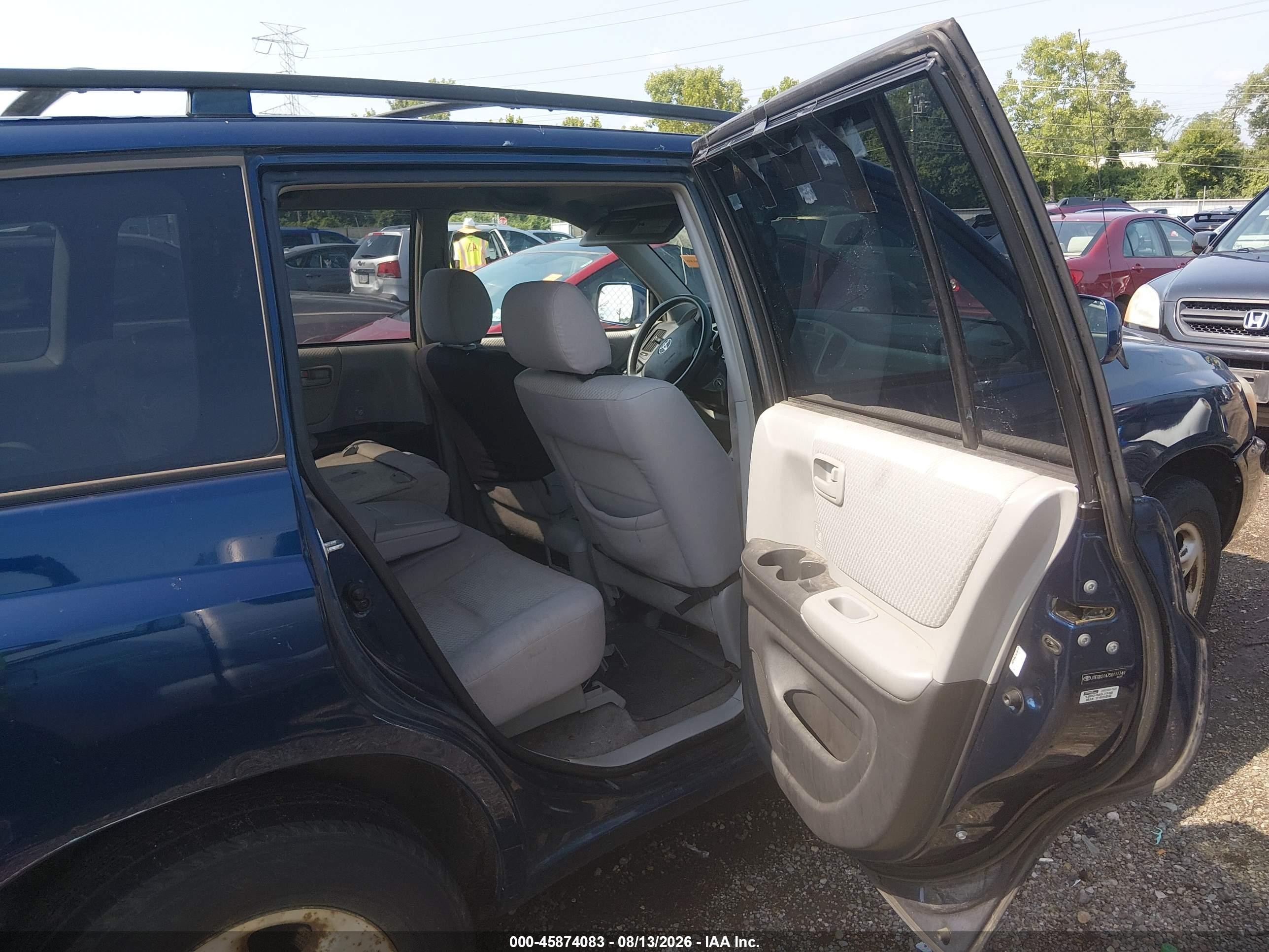 2005 Toyota Highlander   Blue vin: JTEGD21A750111749