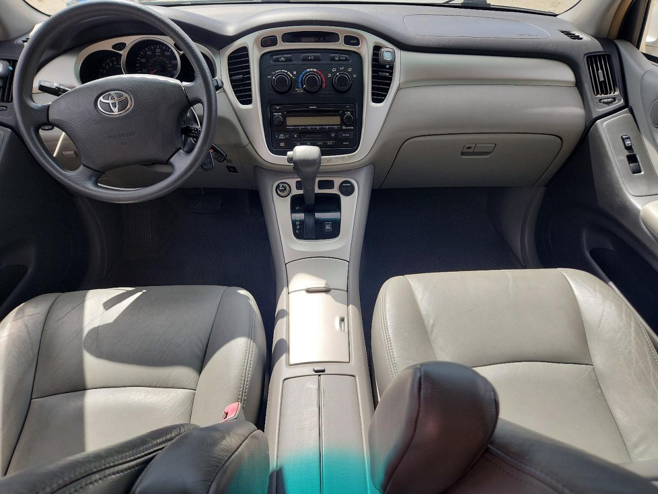 2005 Toyota Highlander Base Silver vin: JTEGD21A750119933