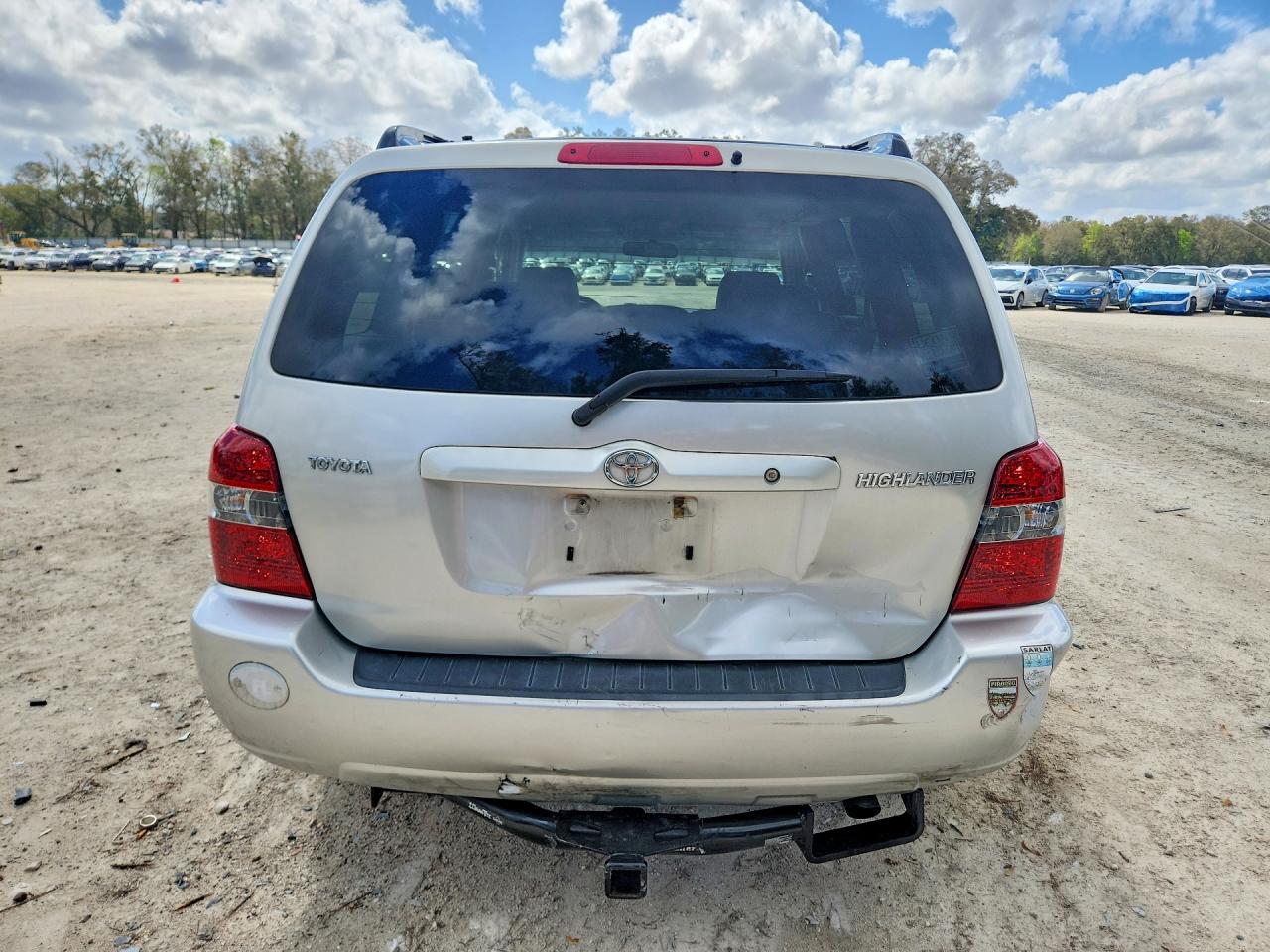 2005 Toyota Highlander Base Silver vin: JTEGD21A750119933