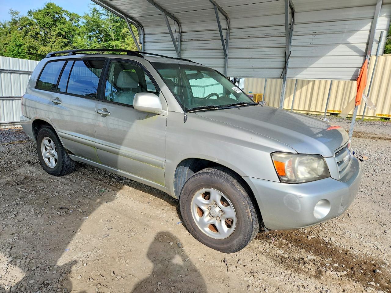 2005 Toyota Highlander Base Gray vin: JTEGD21A750120256
