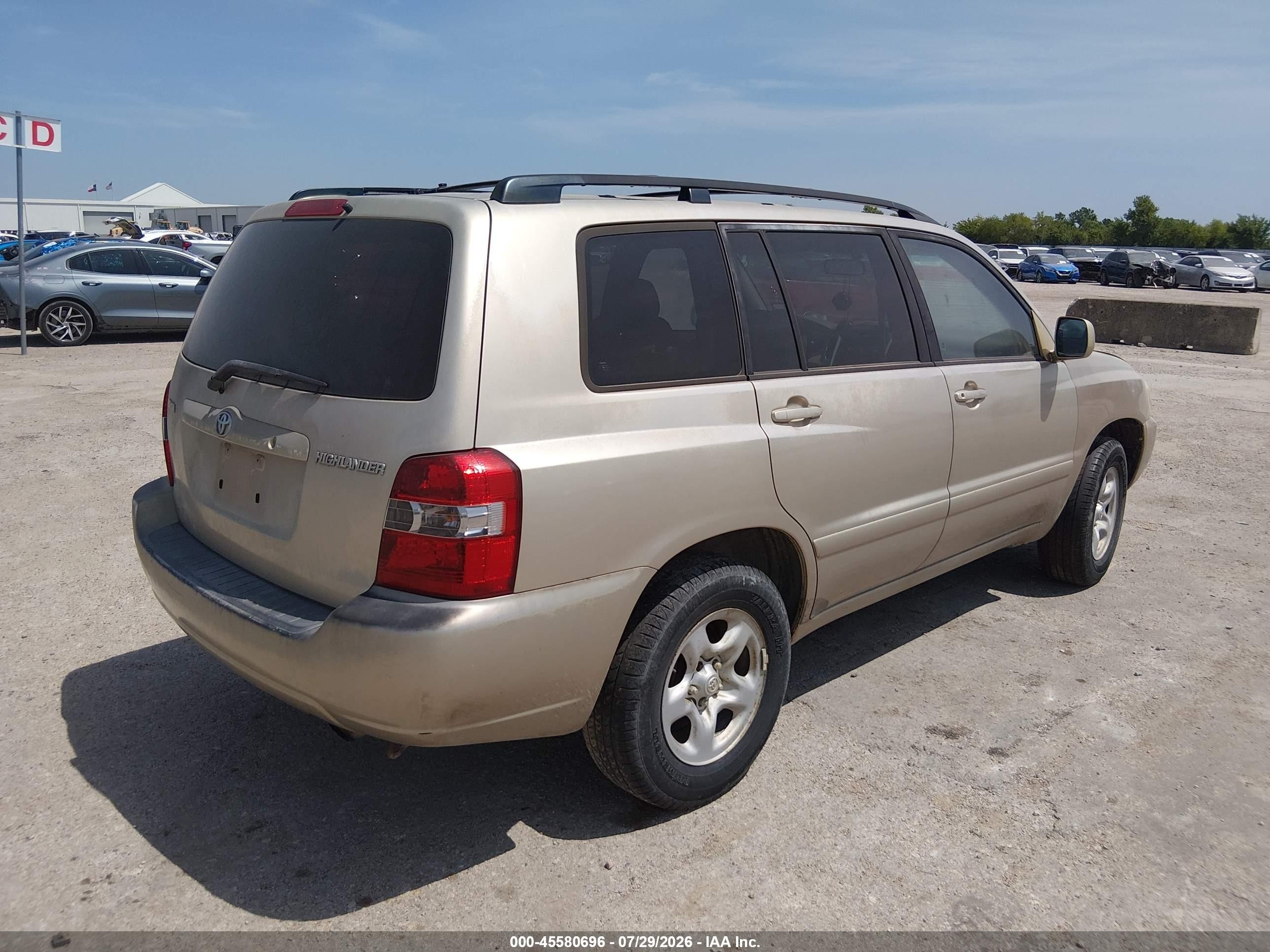 2005 Toyota Highlander   Gold vin: JTEGD21A750128129