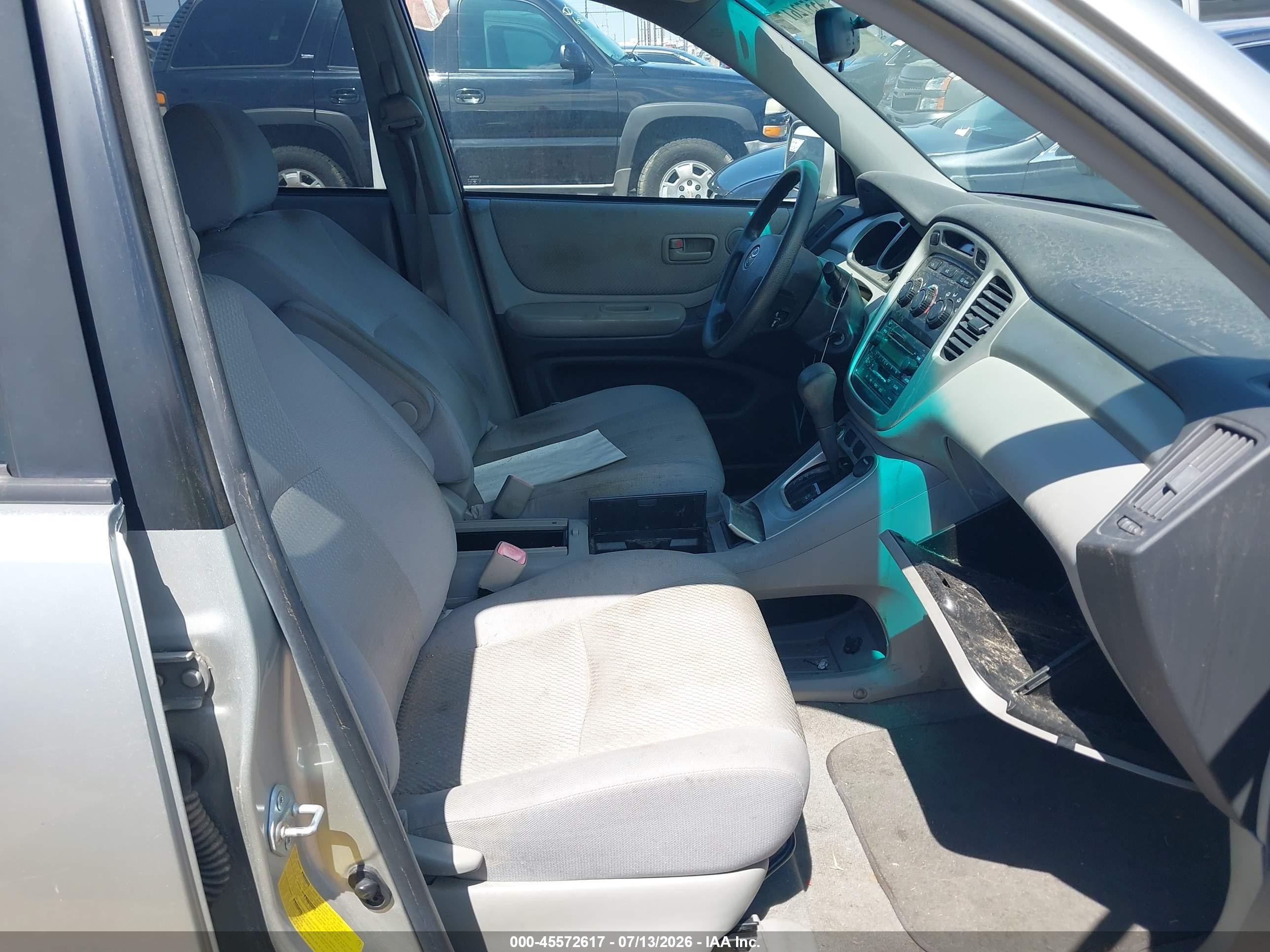 2007 Toyota Highlander   Silver vin: JTEGD21A770163546