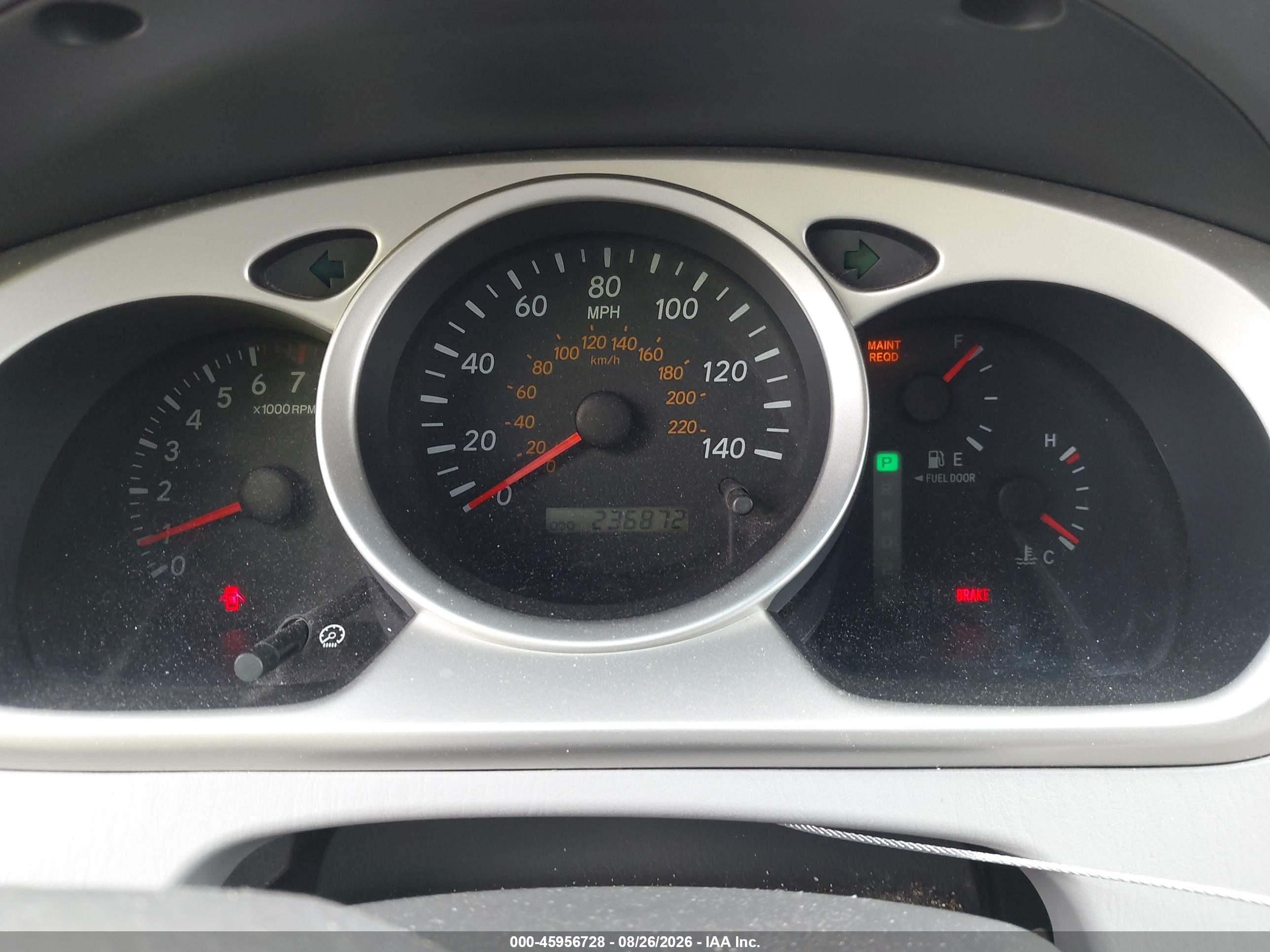 2004 Toyota Highlander   Белый vin: JTEGD21A840100581