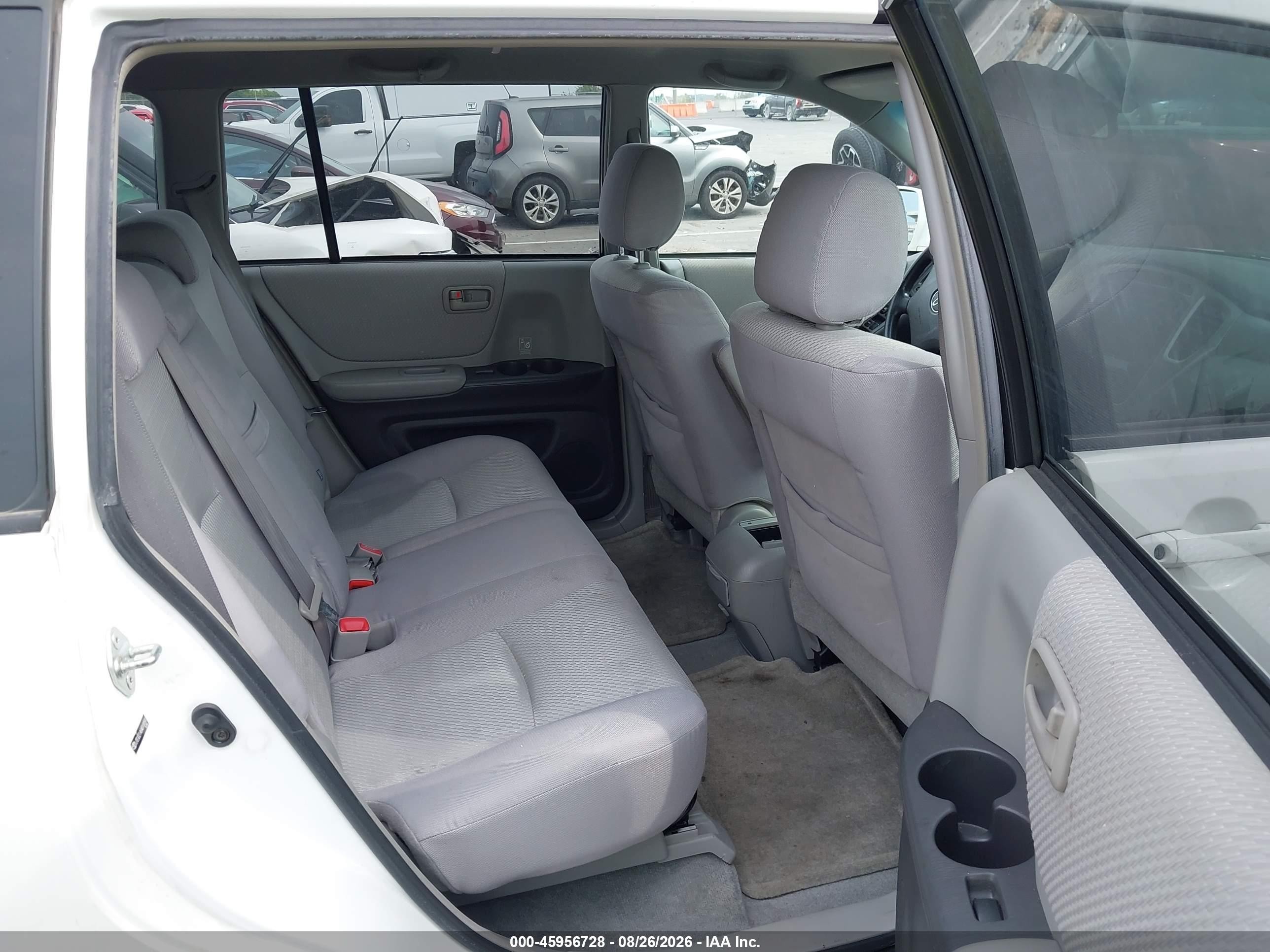 2004 Toyota Highlander   Белый vin: JTEGD21A840100581