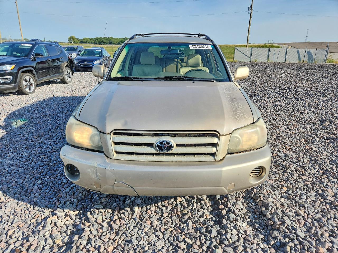 2004 Toyota Highlander Base Gold vin: JTEGD21A840105411