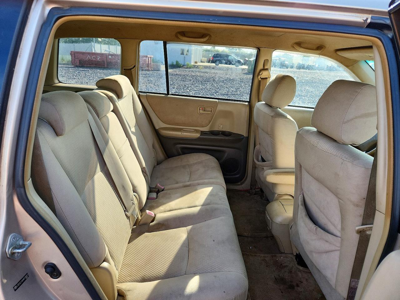 2004 Toyota Highlander Base Gold vin: JTEGD21A840105411